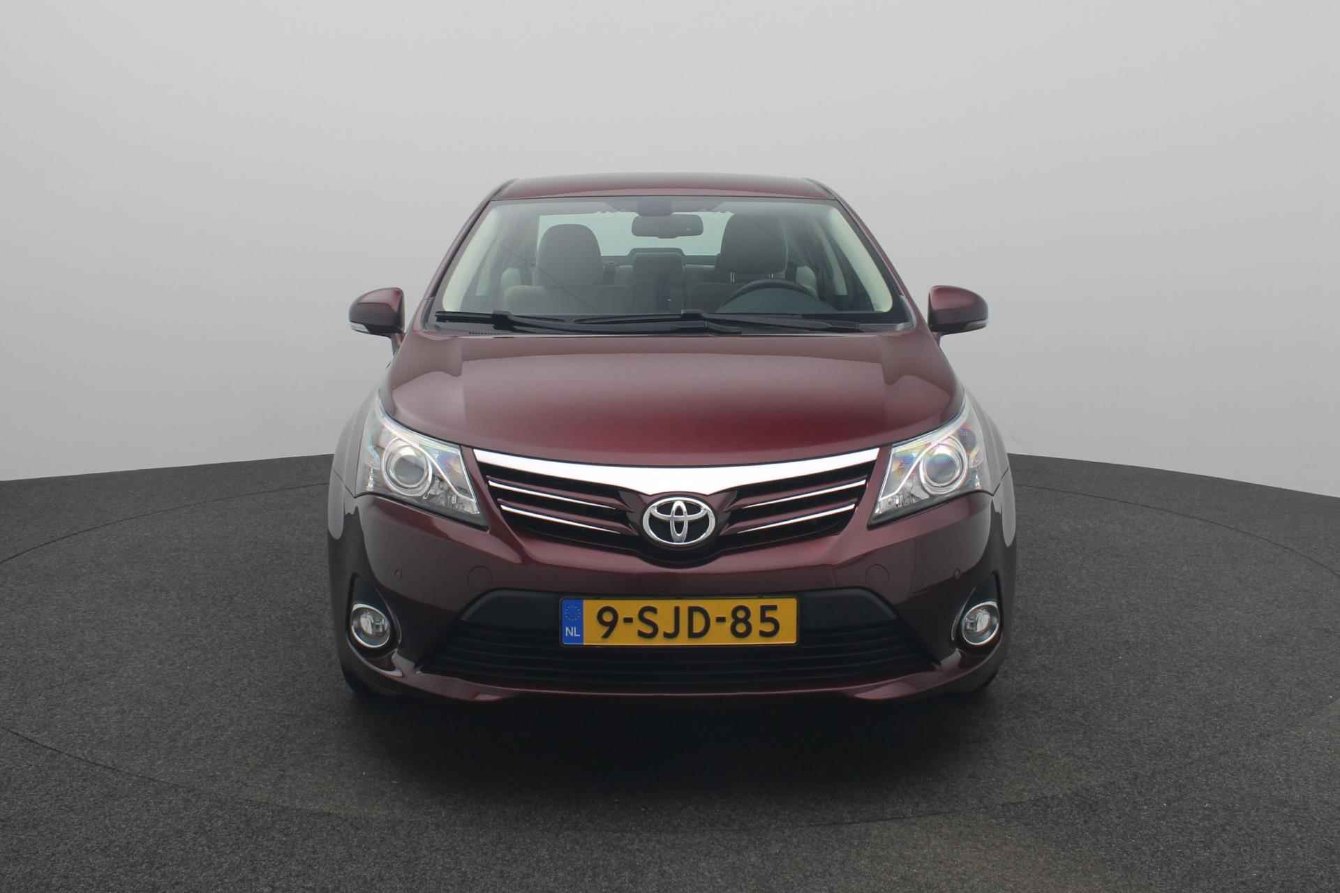 Toyota Avensis 1.8 VVTi Dynamic Business - 3/38