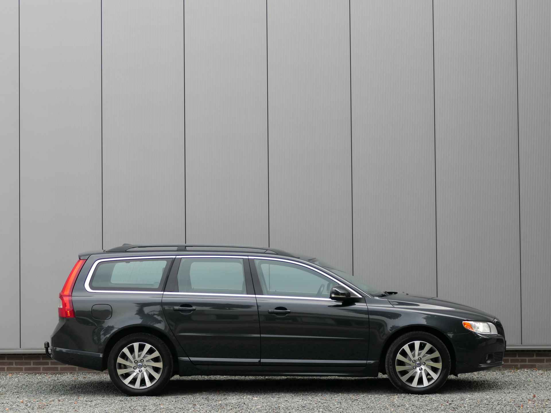 Volvo V70 T4 AUT Limited Edition Xenon / Trekhaak / Navi / Leer - 7/22