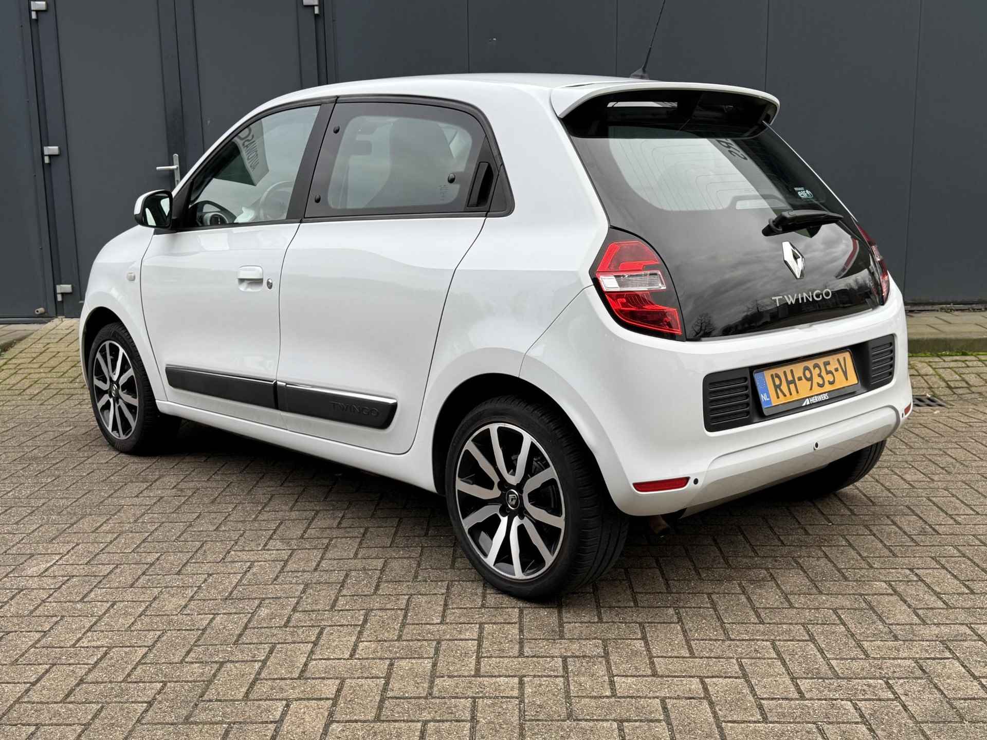 Renault Twingo 1.0 SCe Intens Automaat / Airco / Navigatie / Achteruitrijcamera / Cruise Control / DAB / Sensoren Achter - 14/33