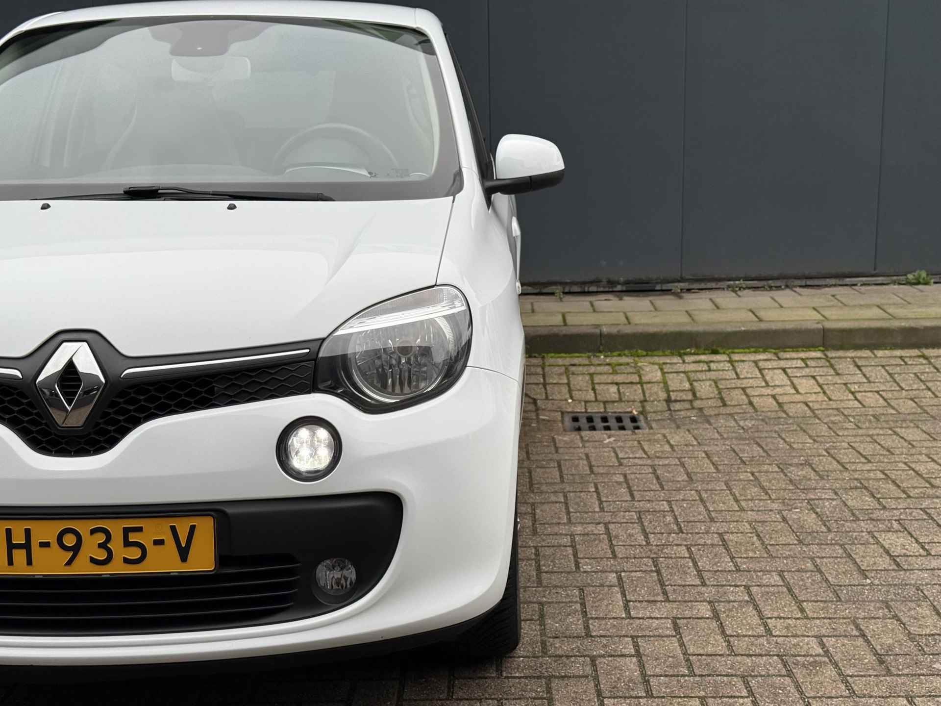 Renault Twingo 1.0 SCe Intens Automaat / Airco / Navigatie / Achteruitrijcamera / Cruise Control / DAB / Sensoren Achter - 30/33