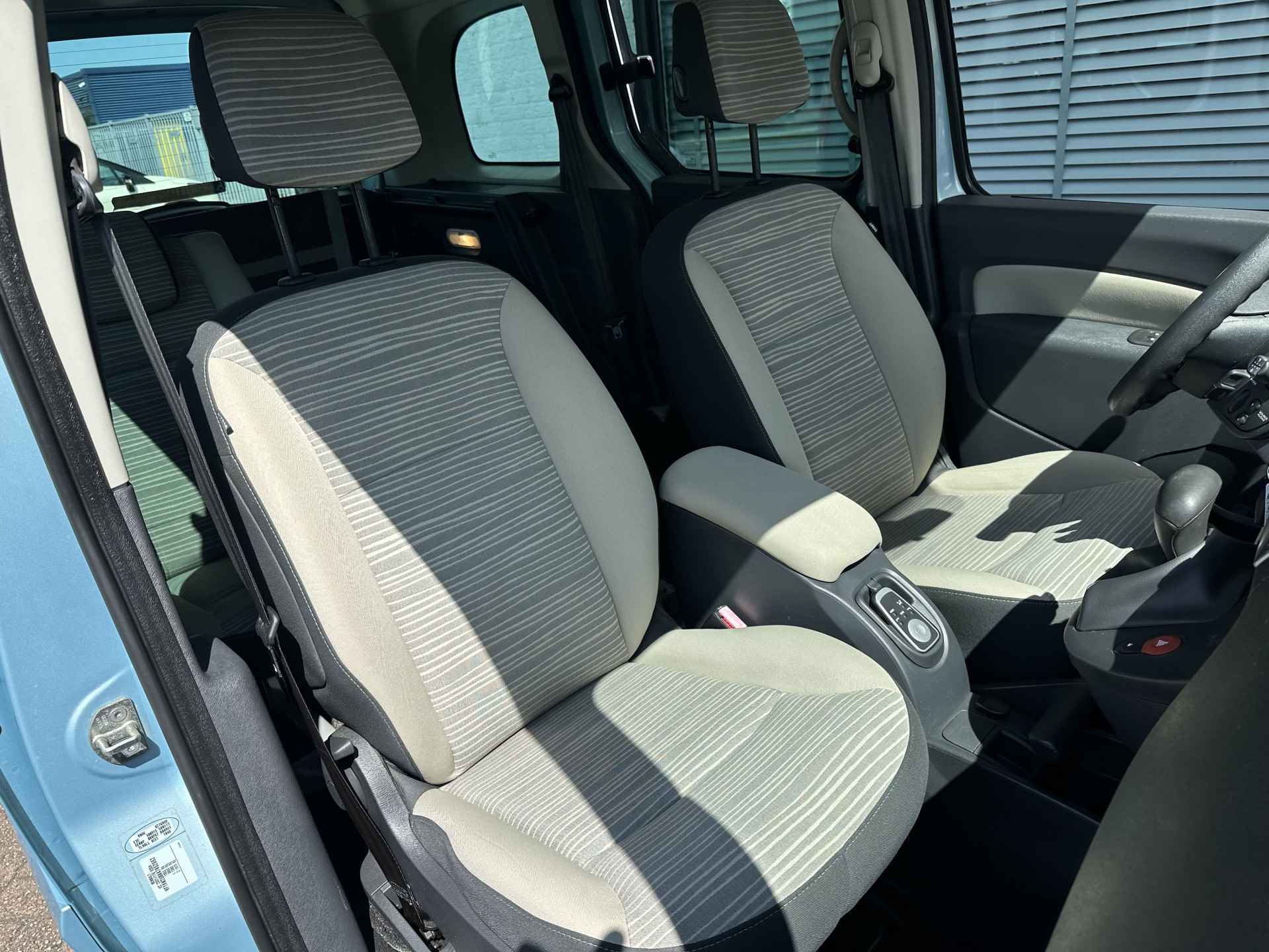 Renault Kangoo Family 1.6-16V Automaat | Rolstoelauto | 3+1 | airco | rolstoel | aanpassing | tijdelijk gratis Top Afleverpakket twv Eur 695 - 8/38