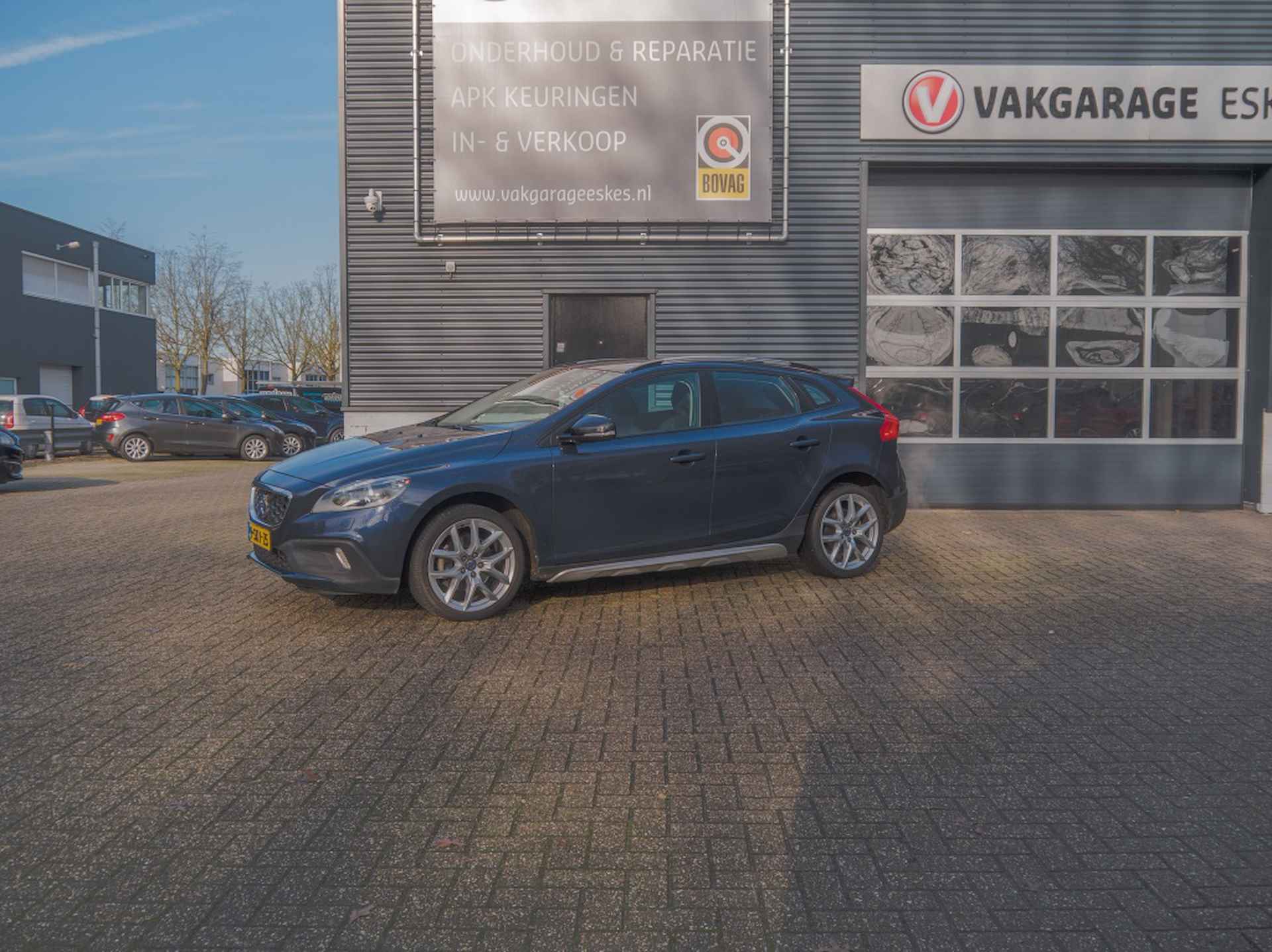 Volvo V40 Cross Country 1.6 T4 Summum nette auto met Trekhaak