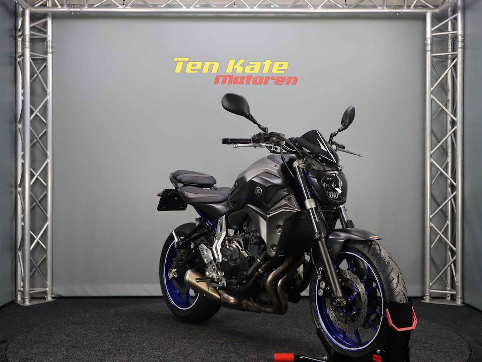 Yamaha MT-07 - 2/12