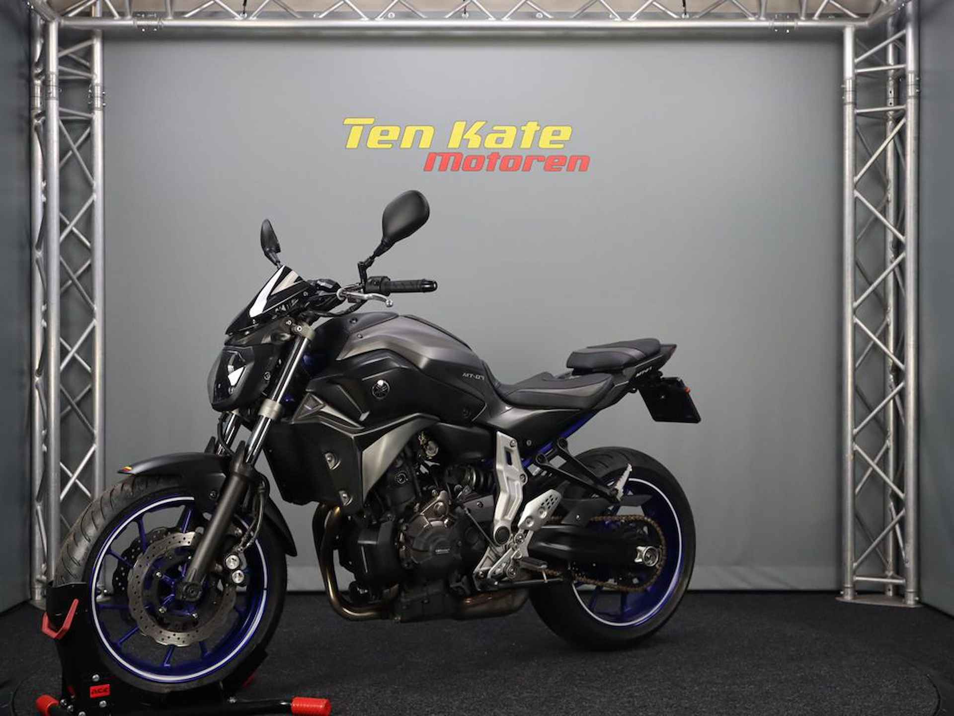 Yamaha MT-07 - 6/12