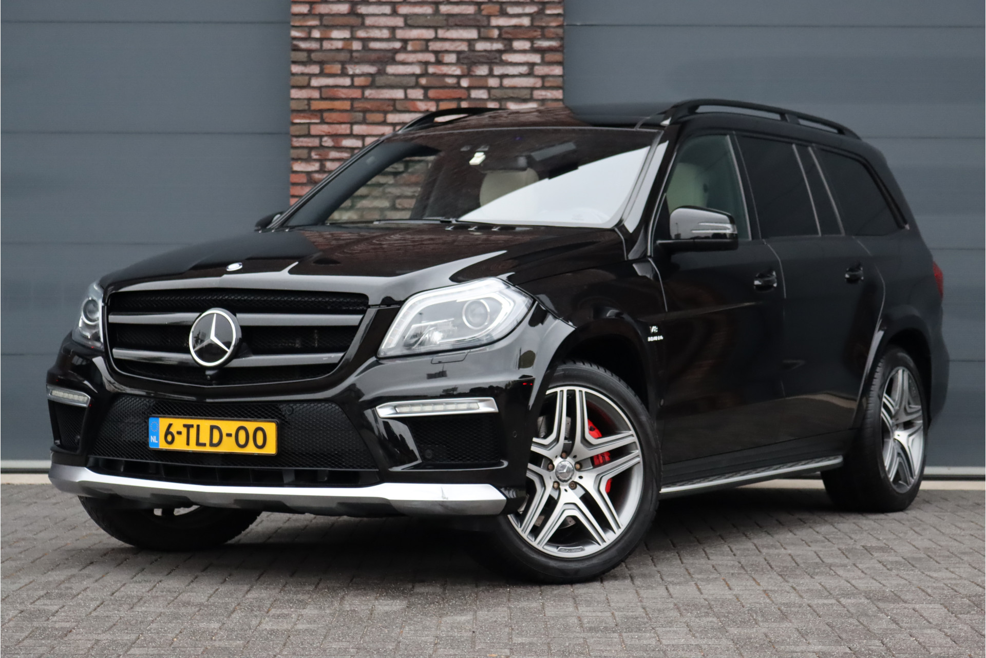 Mercedes-Benz GL-Klasse AMG 63 V8 Aut7 | 7-pers | 'Designo' | AMG Drivers Package | Panoramadak | Distronic+ | Stoelventilatie | Bang&Olufsen | Massage | Trekhaak | Surround Camera | Soft-Close | Dodehoekassistent |