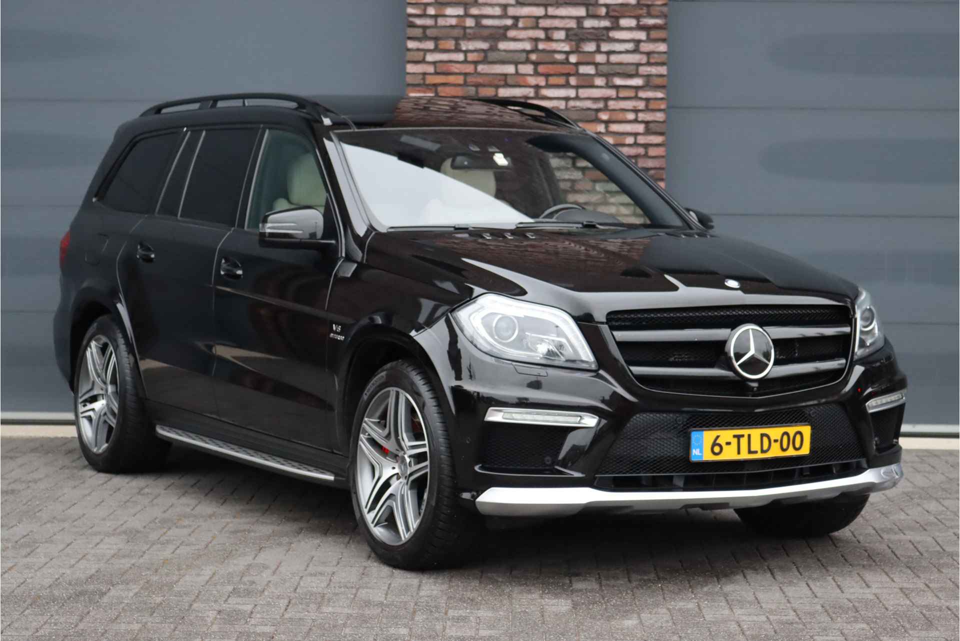 Mercedes-Benz GL-Klasse AMG 63 V8 Aut7 | 7-pers | 'Designo' | AMG Drivers Package | Panoramadak | Distronic+ | Stoelventilatie | Bang&Olufsen | Massage | Trekhaak | Surround Camera | Soft-Close | Dodehoekassistent | - 4/40