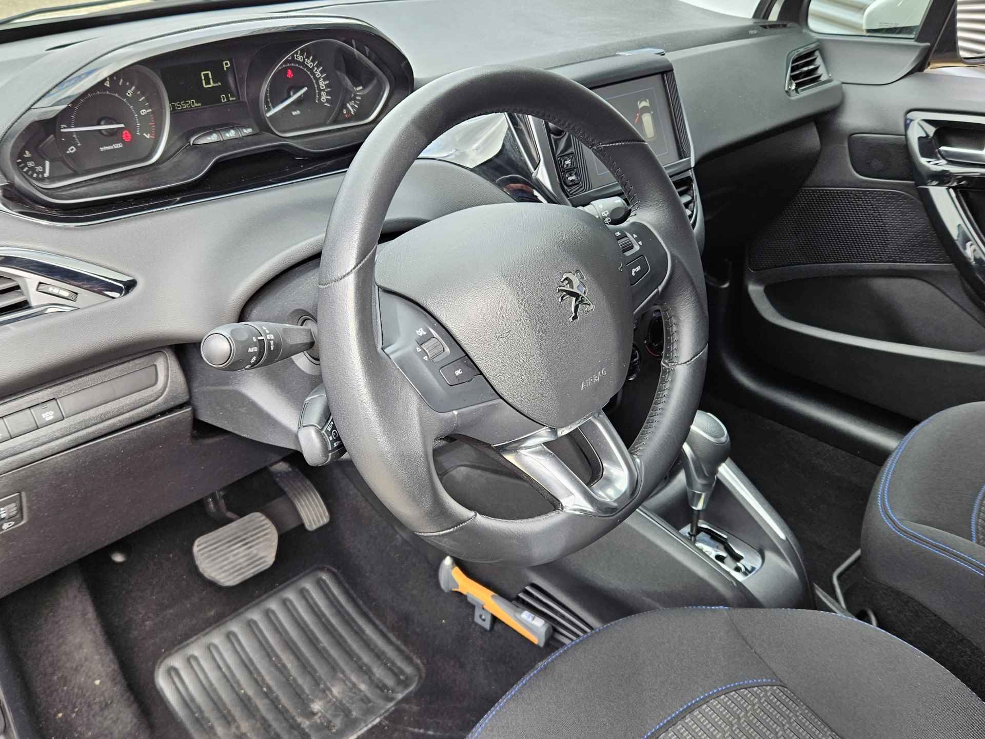 Peugeot 208 1.2 PureTech Signature 110 PK Turbo Automaat | Navigatie | Parkeersensoren | Apple Carplay en Android Auto | - 8/36