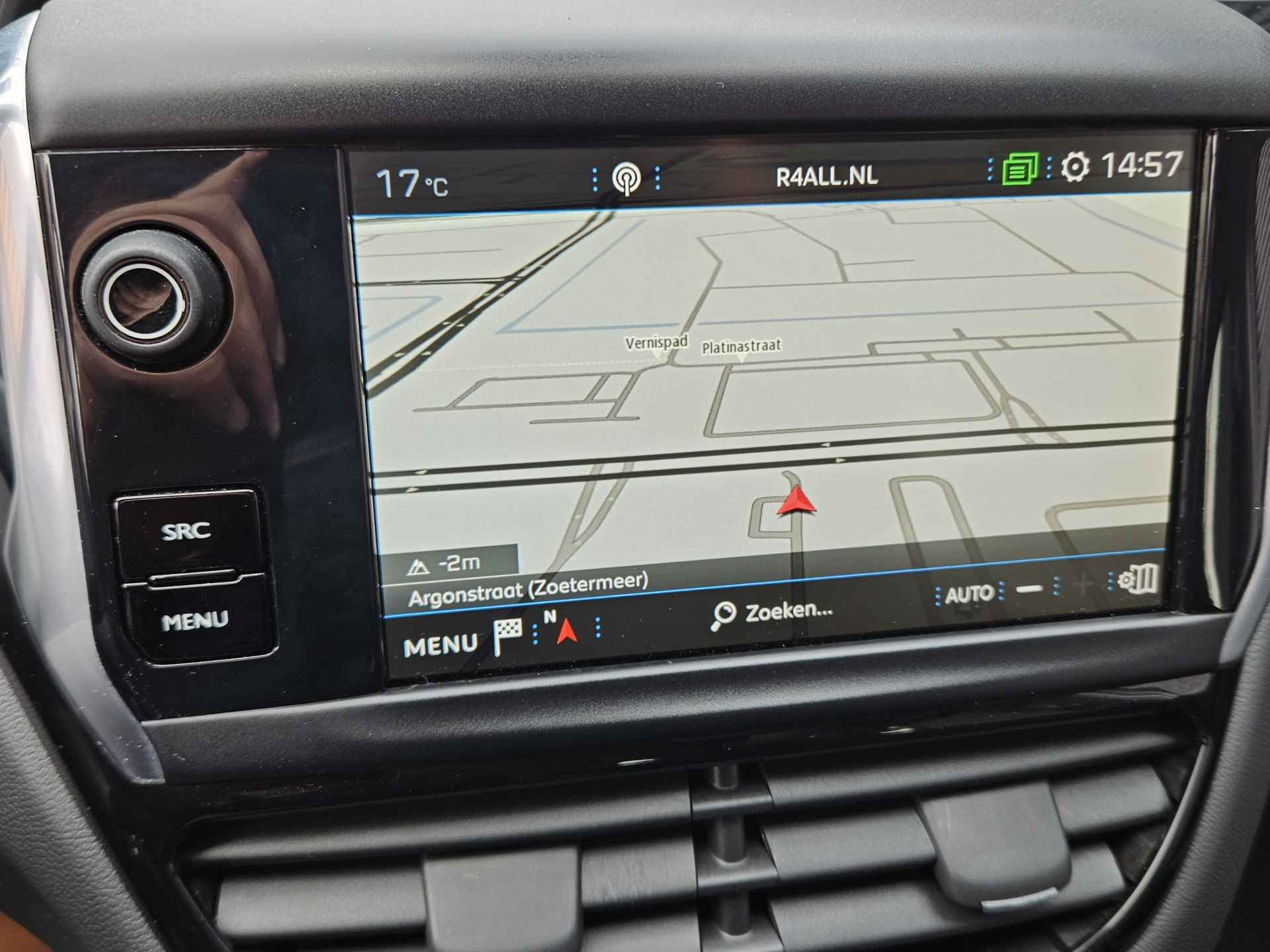 Peugeot 208 1.2 PureTech Signature 110 PK Turbo Automaat | Navigatie | Parkeersensoren | Apple Carplay en Android Auto | - 19/36