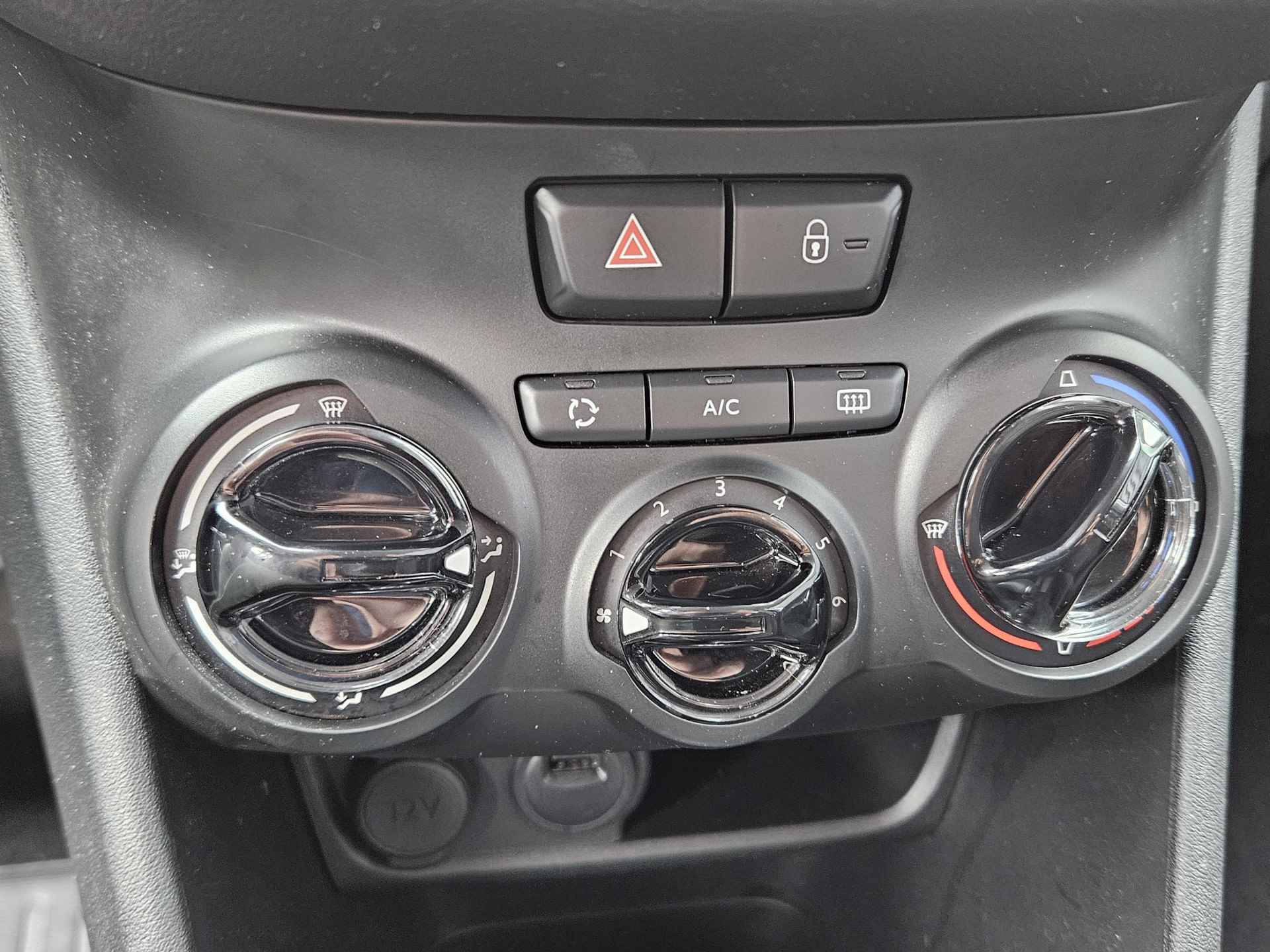 Peugeot 208 1.2 PureTech Signature 110 PK Turbo Automaat | Navigatie | Parkeersensoren | Apple Carplay en Android Auto | - 26/36