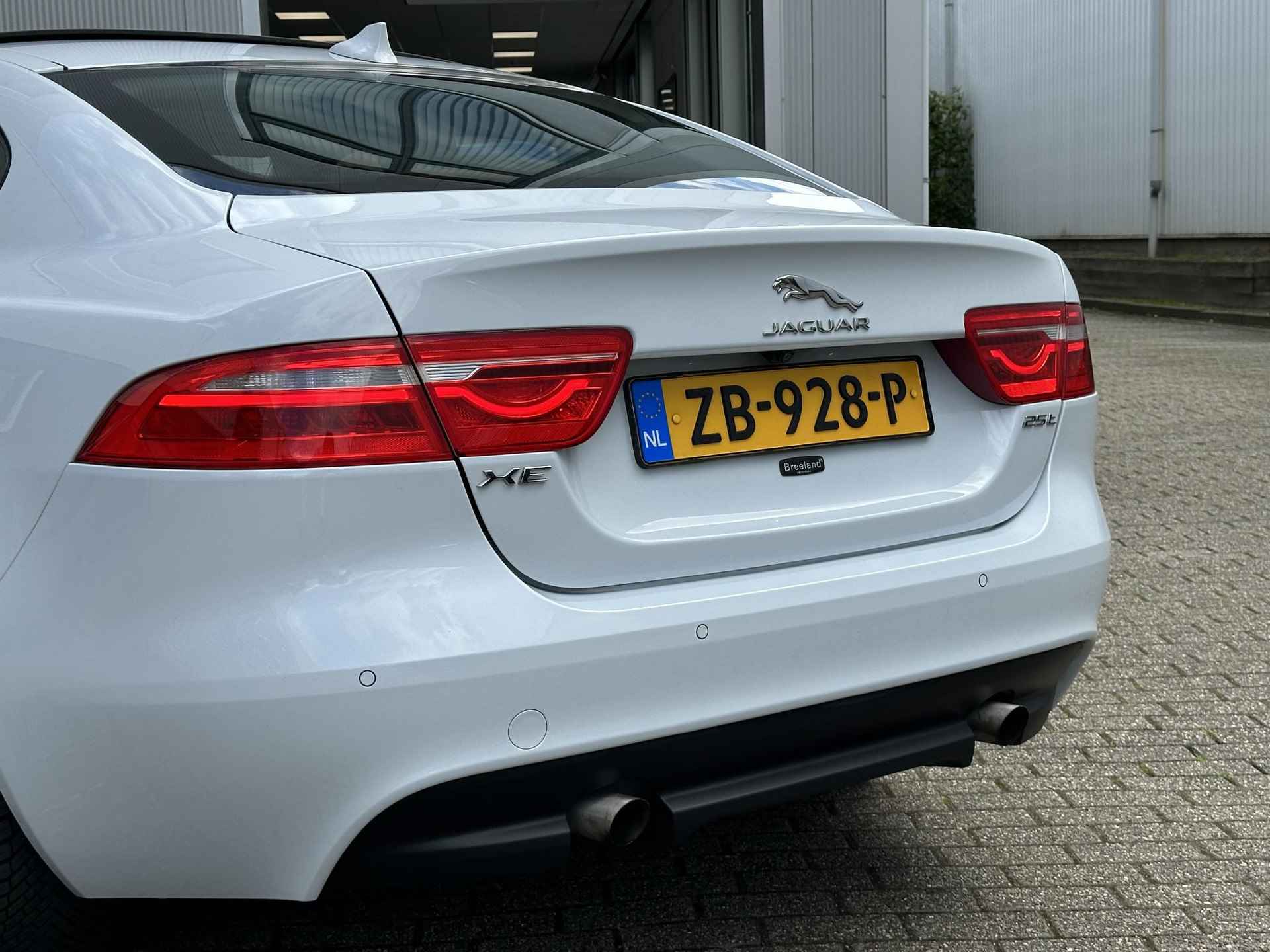 Jaguar XE 2.0 240pk Portfolio /Meridian/Leder/Pano-Dak/Head-Up/Historie - 45/70