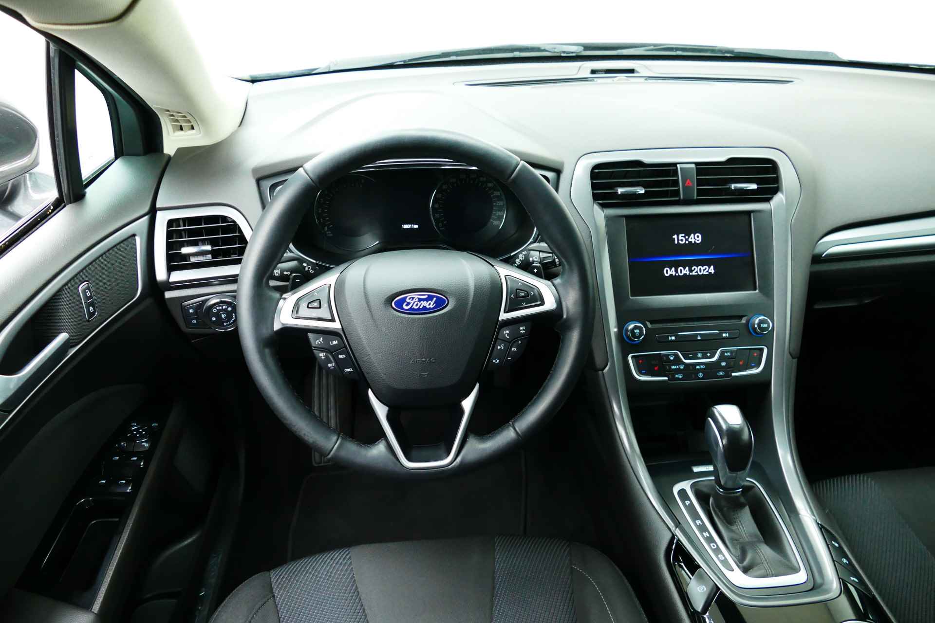 Ford Mondeo 1.5 160pk Titanium. Navi, Clima, Cruise, Stoel&StuurVerw, PDC V+A, Afn Trekhaak 1450kg - 12/31