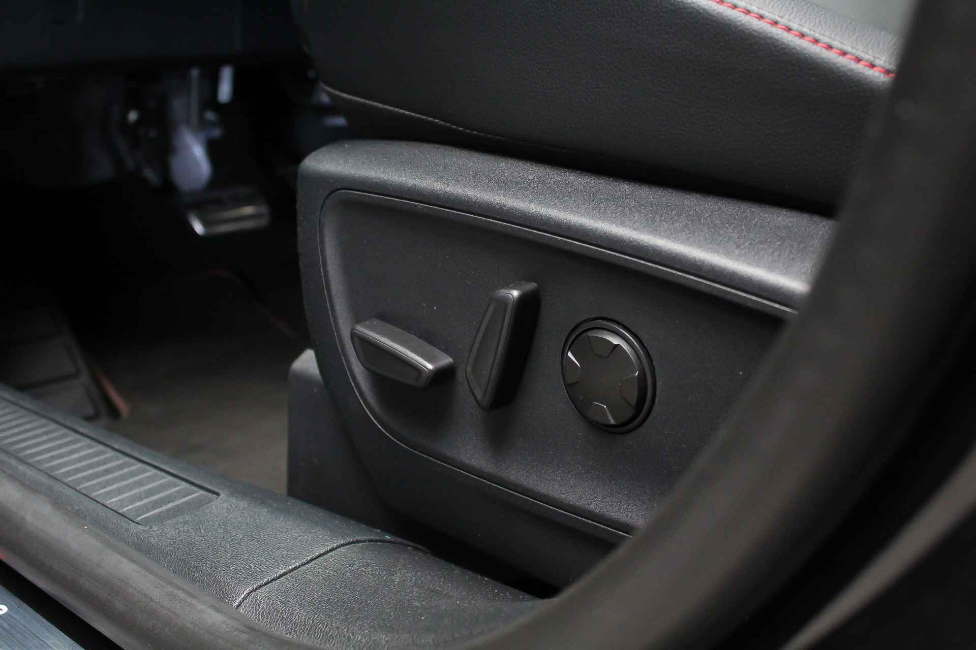 Ford Kuga 2.5 PHEV ST-Line X FULL OPTIONS |4 jaar fabrieksgarantie|elektrische trekhaak|adaptive cruisecontrol|panoramadak|elektrisch verstelbare stoelen| - 18/45