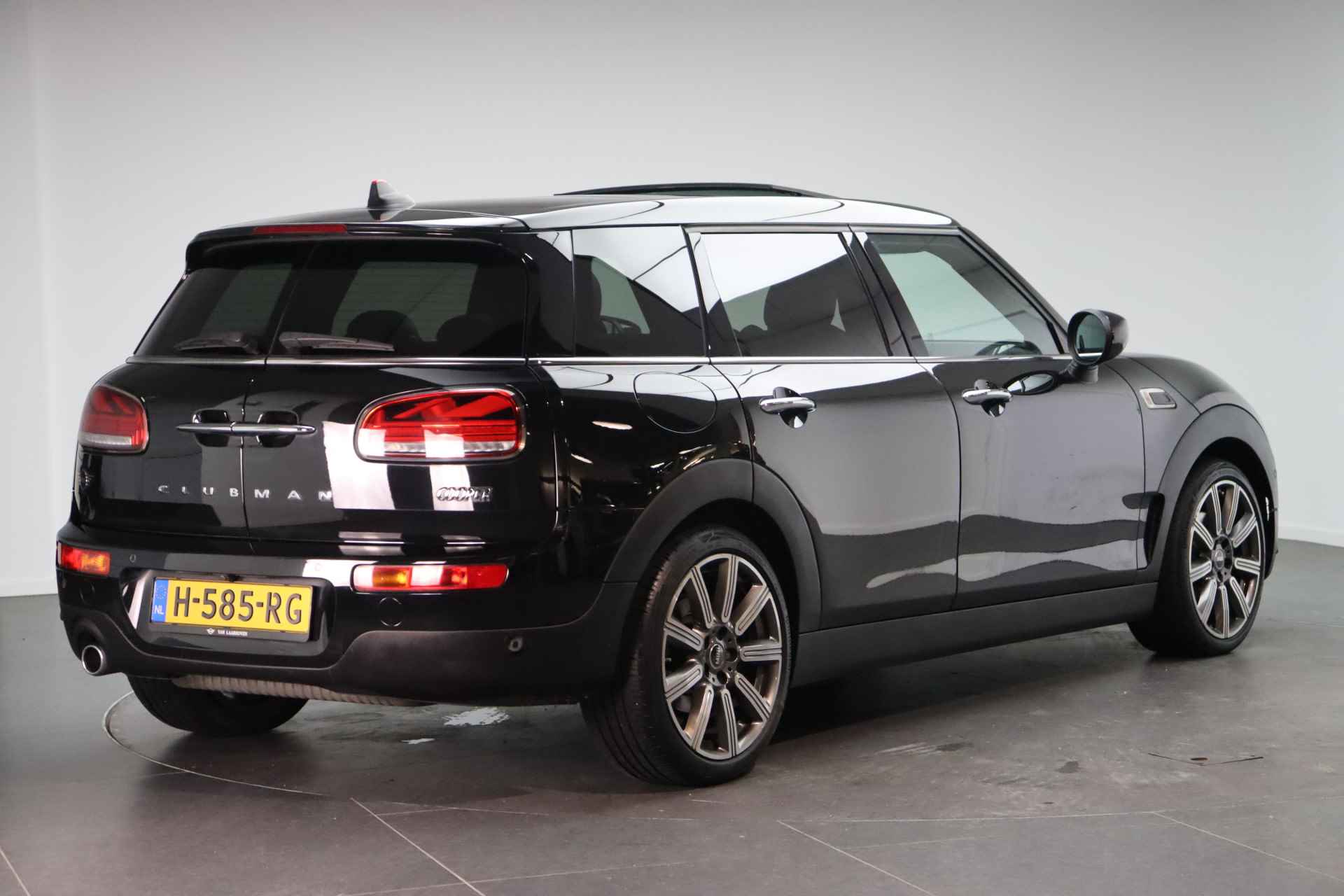 MINI Clubman Cooper Pepper Automaat / Panoramadak / Achteruitrijcamera / LED / Comfort Access / Stoelverwarming / Park Assistant - 4/21