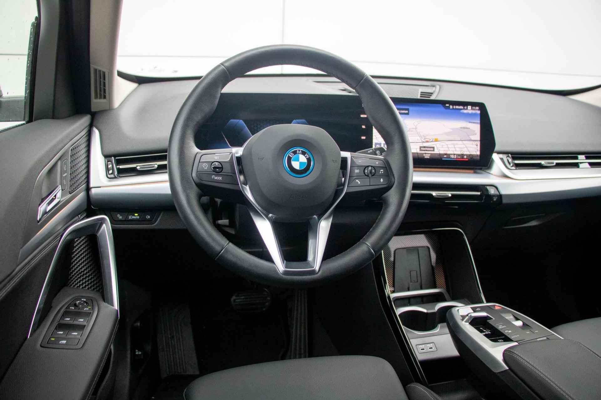 BMW iX1 xDrive30 BMW iX1 xDrive30 66 kWh - 11/25