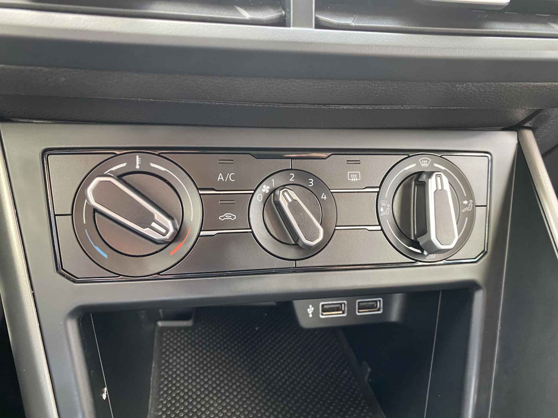 Volkswagen Polo 1.0 MPI Comfortline / CRUISE/ APP CONNECT/ AIRCO/ - 20/33