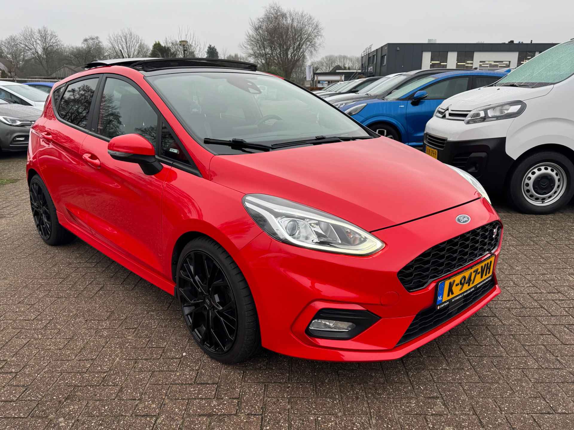 Ford Fiesta 1.0EB ST-LINE | PANODAK | NAVI | CLIMA | WINTERPACK | CRUISE | PARK SENS | LED | 18' LM. VELGEN | PRACHTIGE STAAT! - 2/7