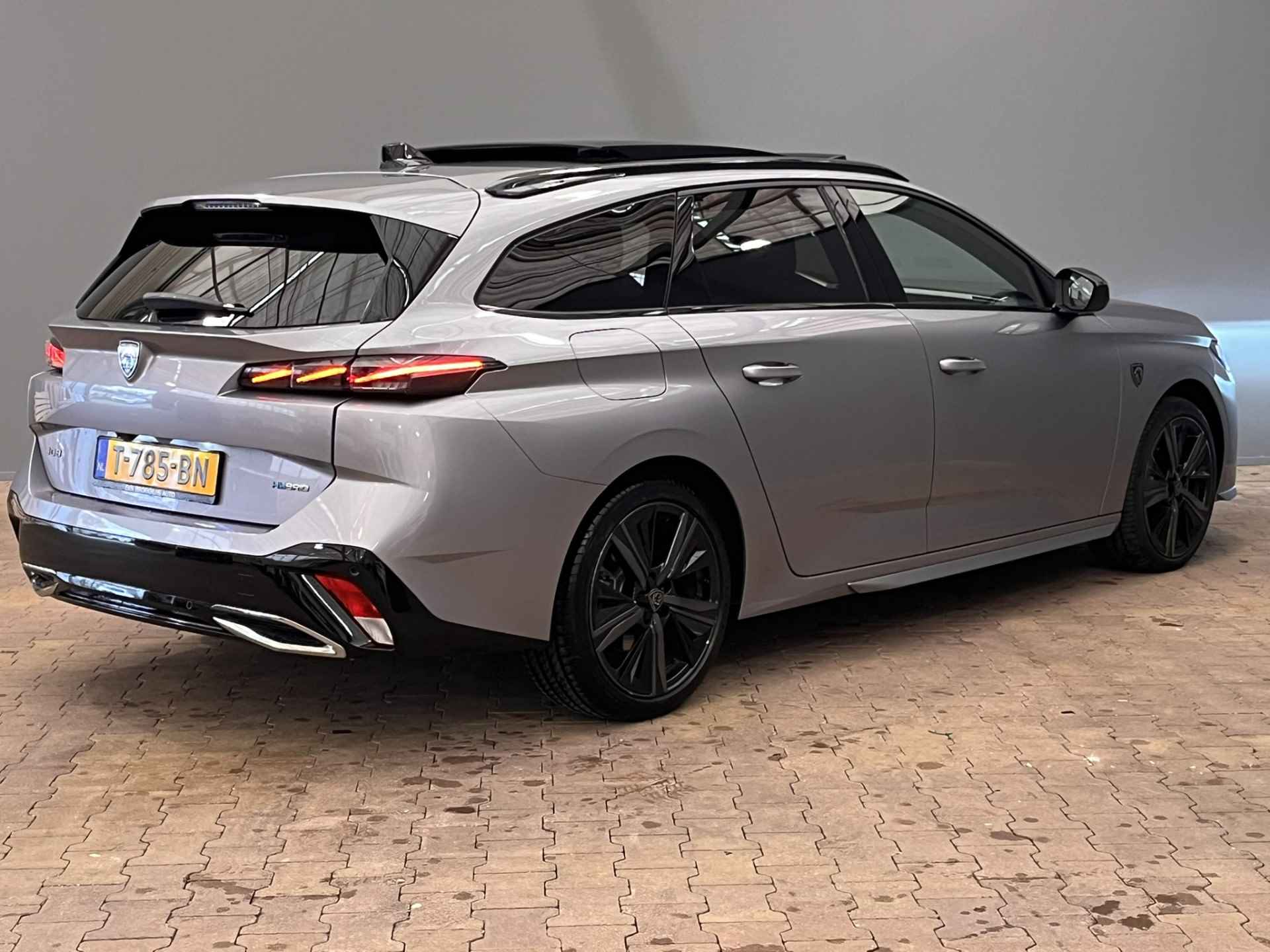 Peugeot 308 SW 1.6 180PK Hybrid GT | Panoramadak | Trekhaak | Elek.Stoel | Geheugen | Massage | Alcantara/Leder | Elek.Klep | 360 Camera | Stoelverwarming | Stuurverwarming | Carplay | Navigatie | Dode hoek | Bluetooth | - 36/36