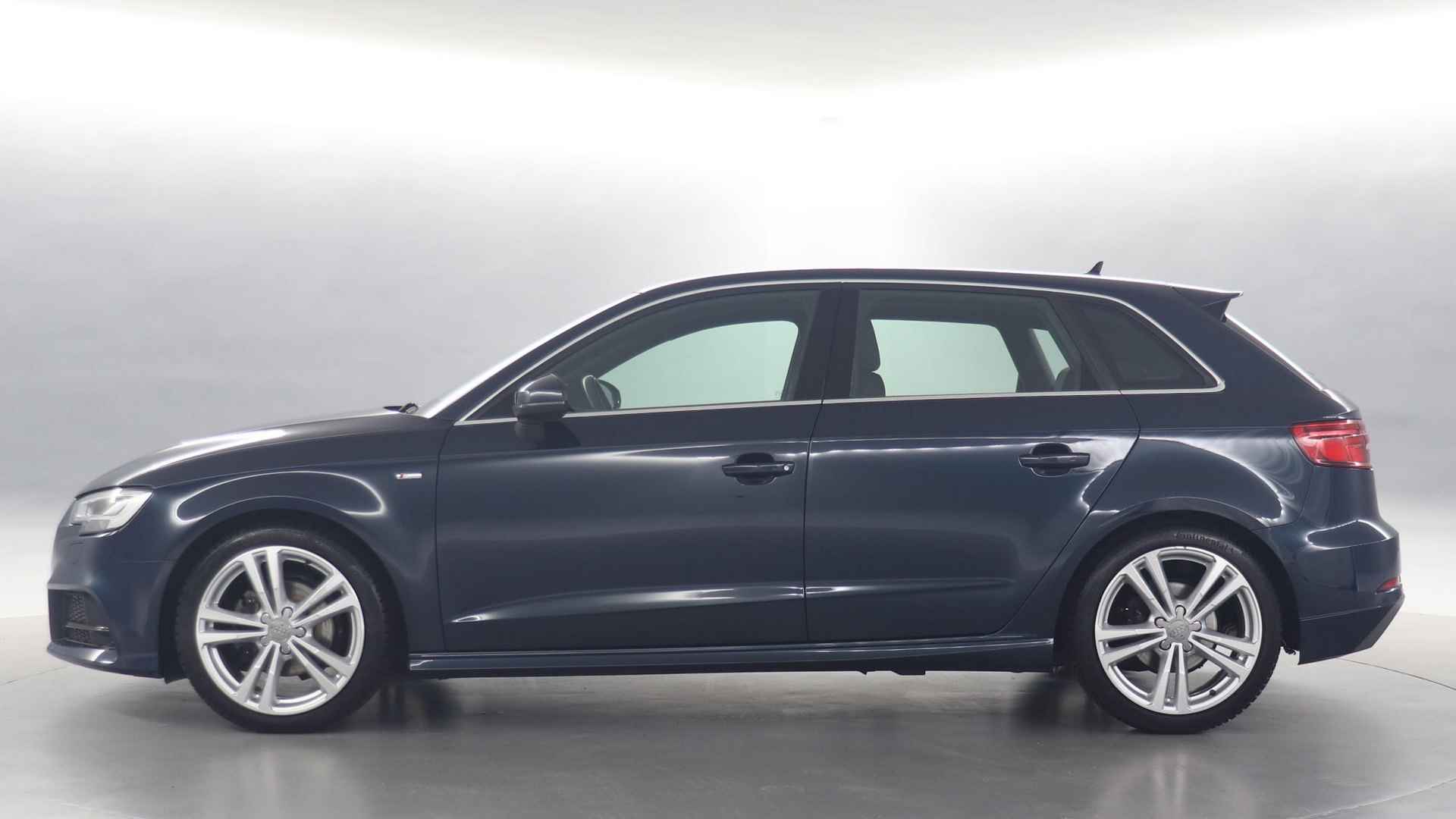 Audi A3 Sportback 30 TFSI 115pk Sport S Line Edition S-tronic / Navigatie / Parkeersensoren / LED - 9/37