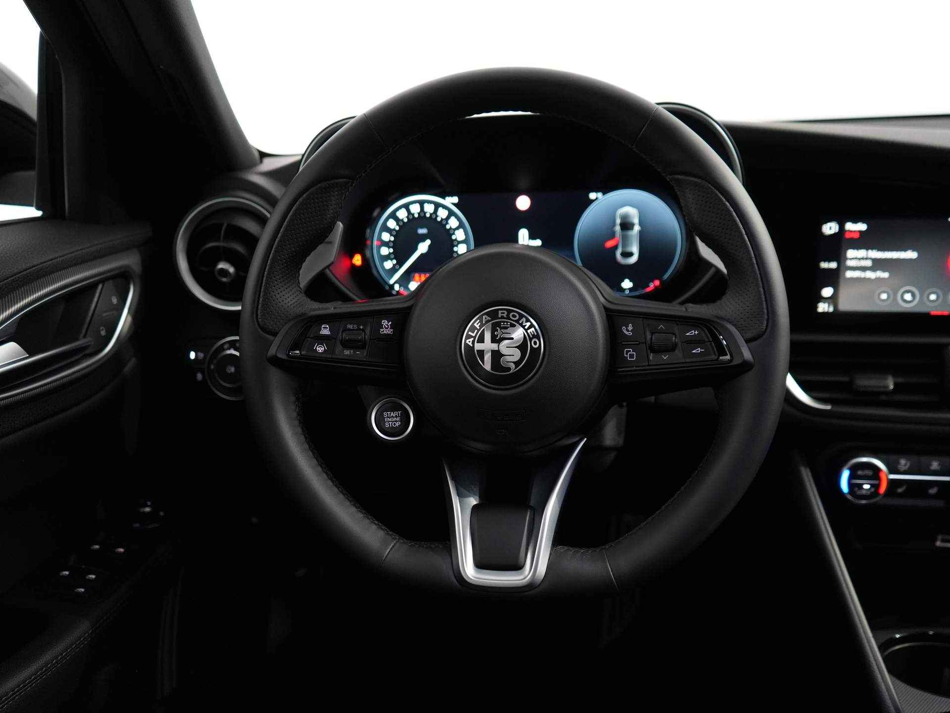 Alfa Romeo Giulia 2.0 T GME AWD Veloce Q4 280PK  | Adaptieve cruise met stuurhulp | Full LED | Facelift model | Adaptief onderstel | Leder met schakelmogelijk aan het stuur - 7/33