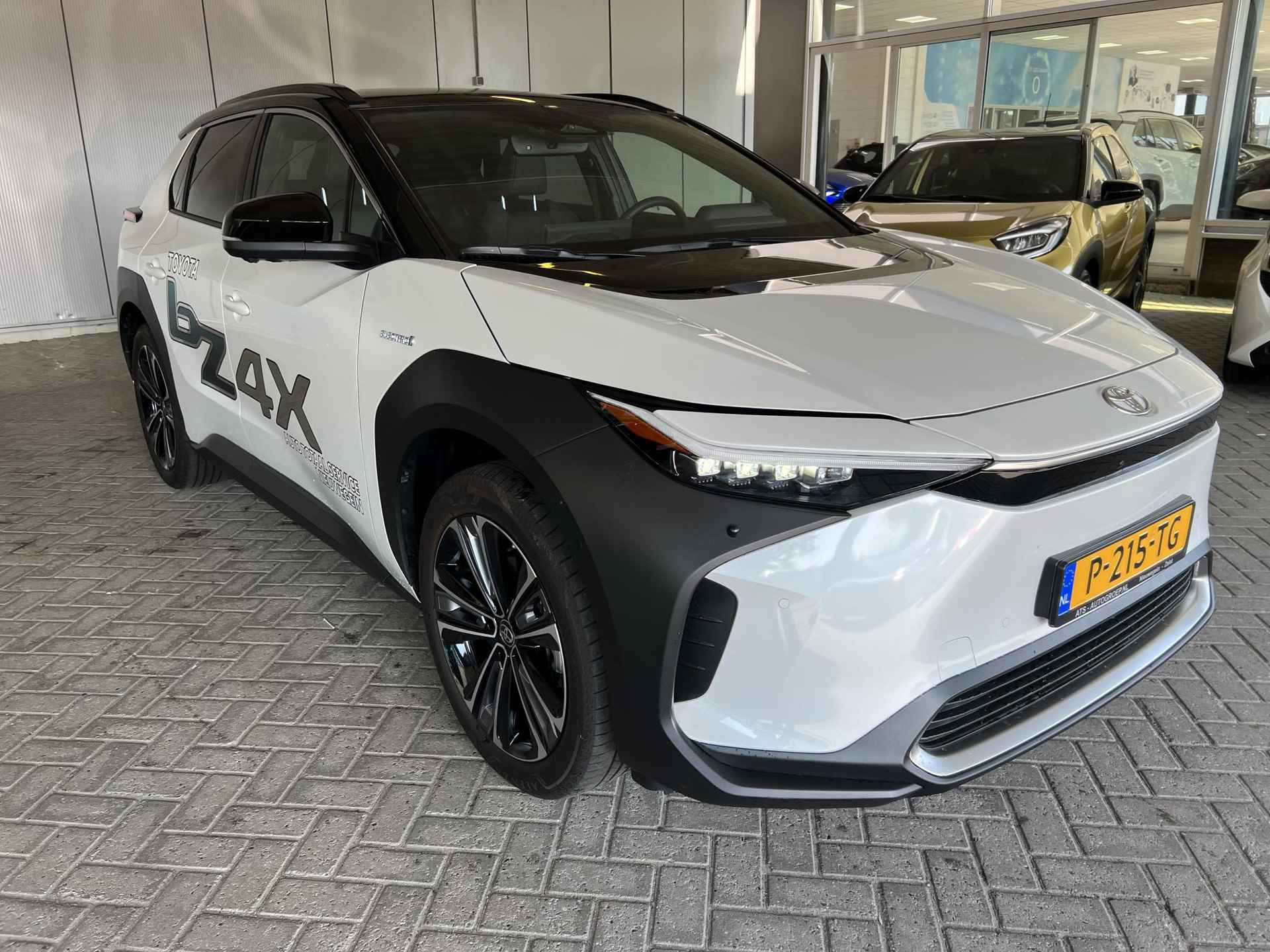 Toyota bZ4X Launch Edition Premium 71 kWh | Panoramadak | Meest luxe uitvoering | Klasse 3 alarm gecertificeerd - 25/34