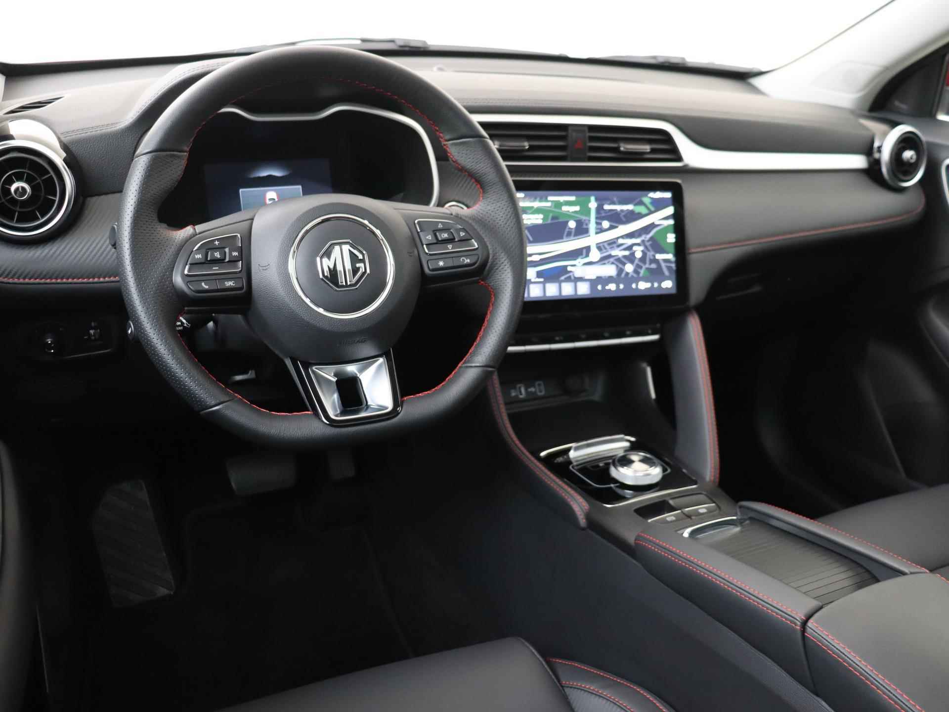 MG ZS EV Standard Range Luxury 50 kWh 320 KM WLTP | Panoramisch schuifkanteldak | 360 graden camera | Black Pack | Geblindeerde achterruiten | 19 inch Polished sportvelgen met Allseasonbanden - 9/30