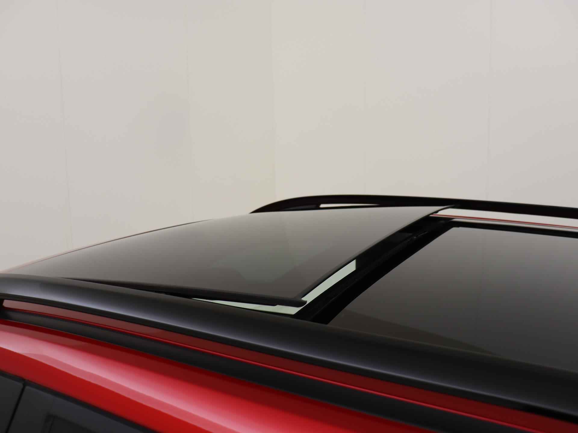 MG ZS EV Standard Range Luxury 50 kWh 320 KM WLTP | Panoramisch schuifkanteldak | 360 graden camera | Black Pack | Geblindeerde achterruiten | 19 inch Polished sportvelgen met Allseasonbanden - 28/30