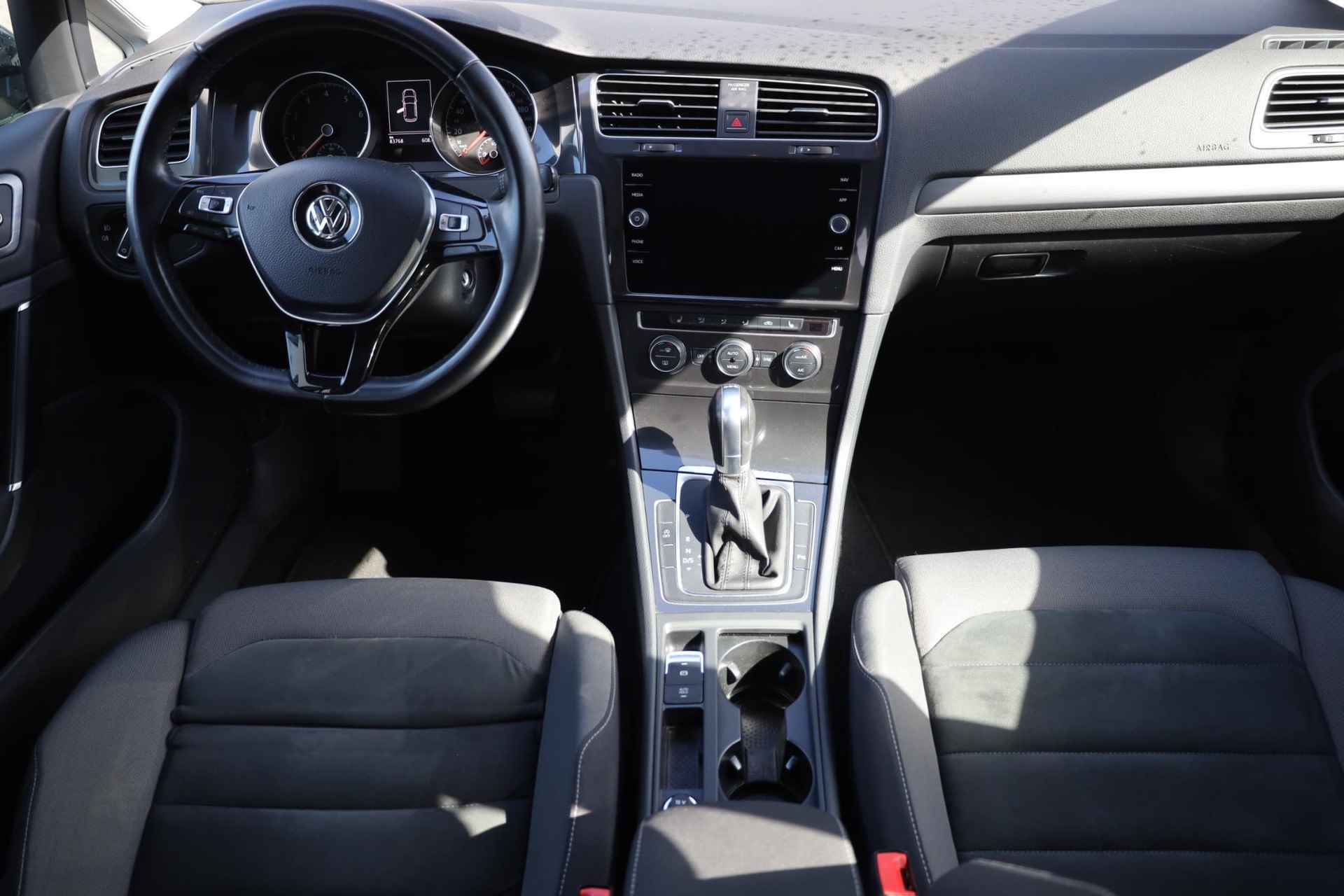 Volkswagen Golf 1.5 TSI Highline 110KW/150PK DSG, trekhaak, acc, adaptieve cruise control, lederen multifunctioneel stuurwiel, navigatie, stoelverwarming, 16" LMV, highline interieur met sportstoelen en alcantara velours bekleding. - 3/34