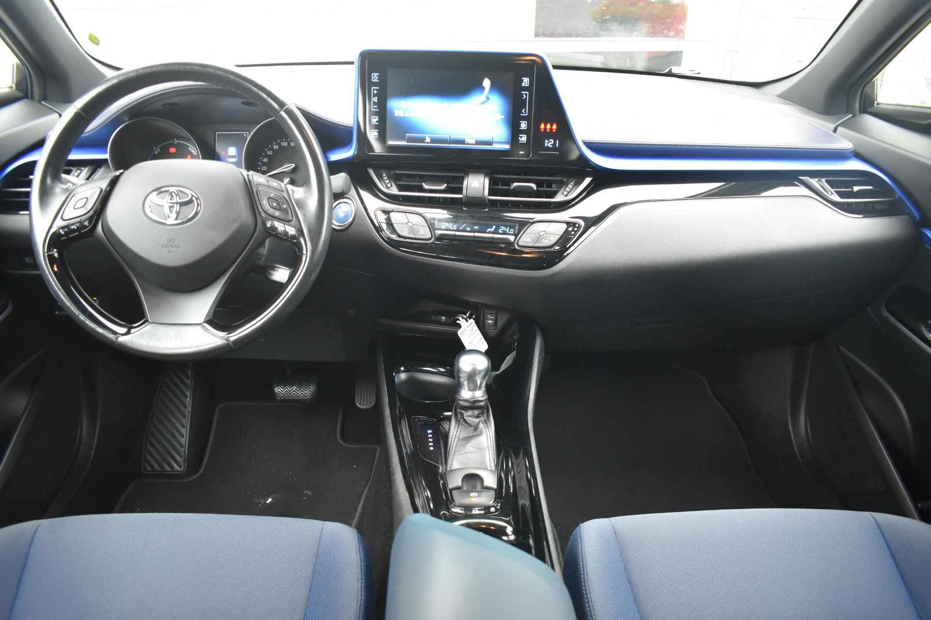 Toyota C-HR 1.8 Hybrid Bi-Tone Plus - 15/30