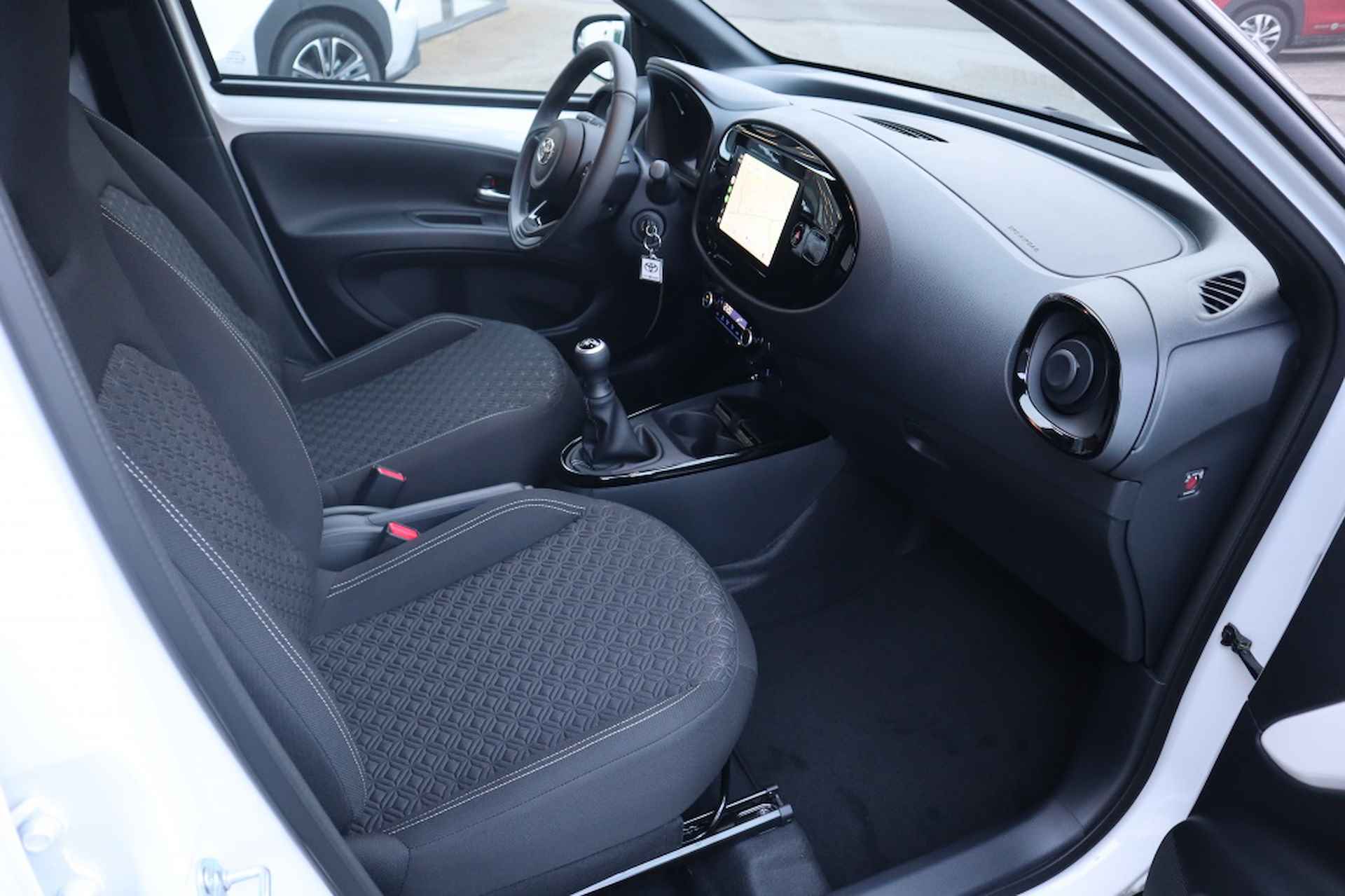 Toyota Aygo X 1.0 VVT-i MT Pulse - 19/34