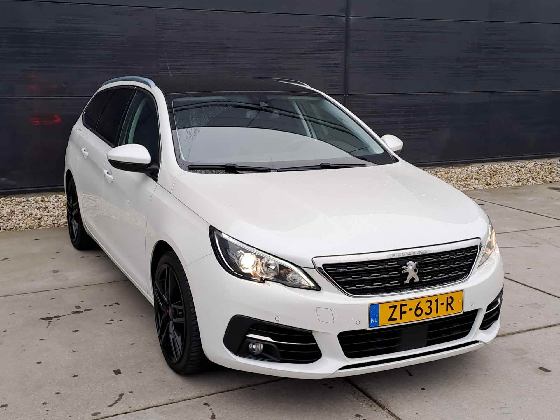 Peugeot 308 SW 1.2 PureTech Allure Premium Automaat | Panoramadak | Adaptive cruise control - 7/41