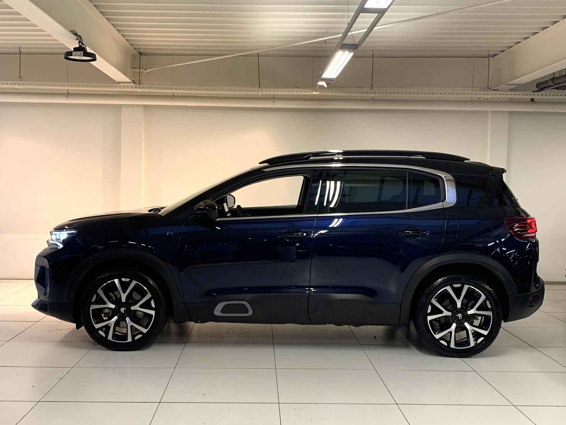 Citroen C5 Aircross 1.6 Plug-in Hybrid Business Plus Automaat | Panoramadak | Elektrisch verstelbare stoel | Navigatie | Achteruitrijcamera - 4/32