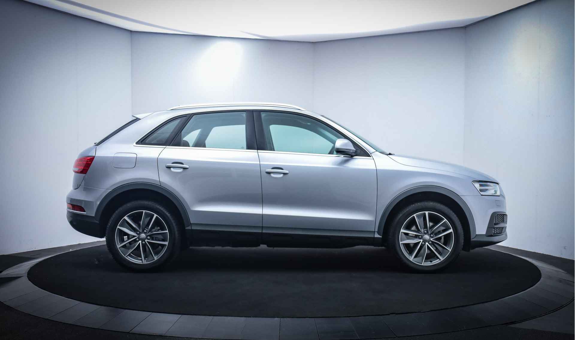 Audi Q3 2.0TFSI S-Tr Quattro Design Line XENON/NAVI/LMV/STOELVERW./KEYLESS/PDC/CLIMA - 4/24