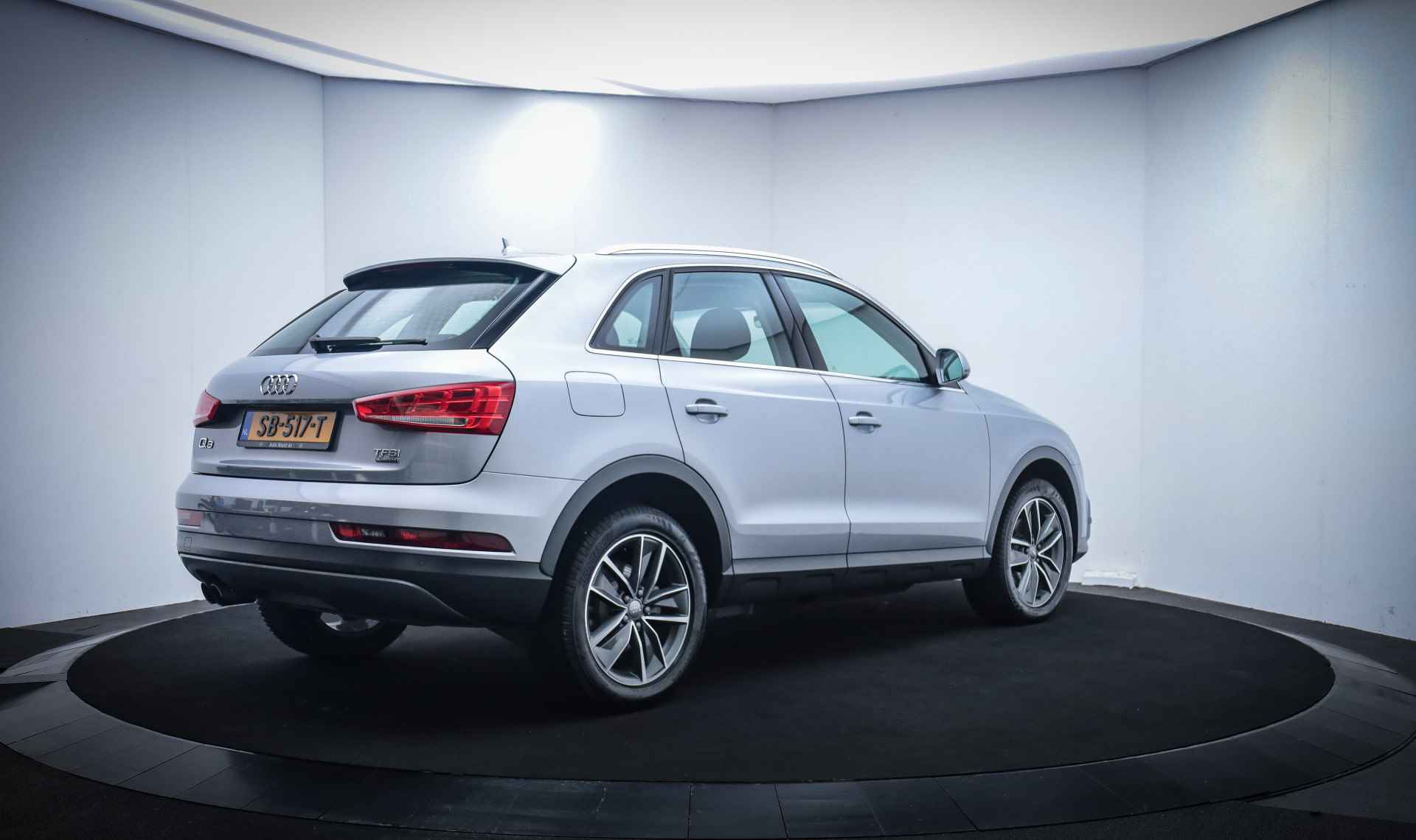 Audi Q3 2.0TFSI S-Tr Quattro Design Line XENON/NAVI/LMV/STOELVERW./KEYLESS/PDC/CLIMA - 5/24