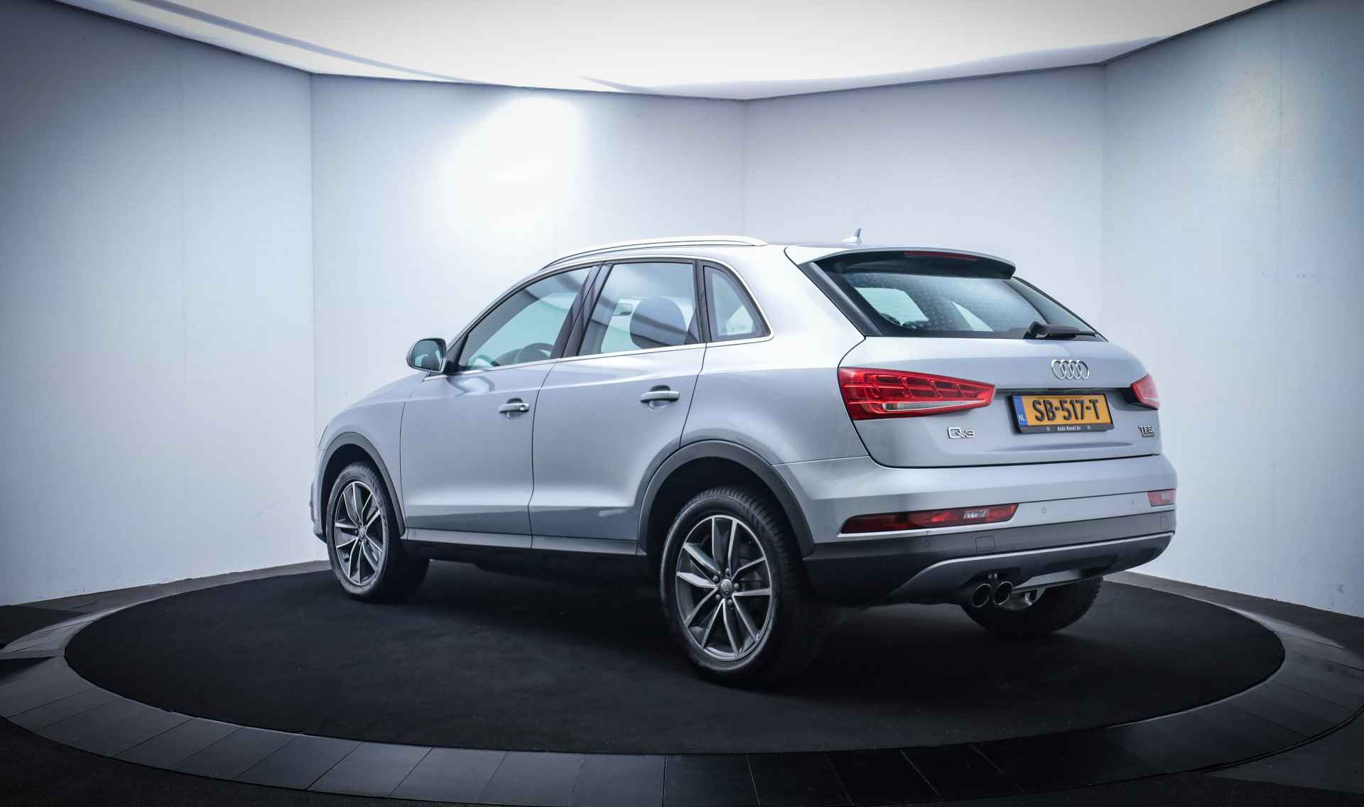 Audi Q3 2.0TFSI S-Tr Quattro Design Line XENON/NAVI/LMV/STOELVERW./KEYLESS/PDC/CLIMA - 8/24