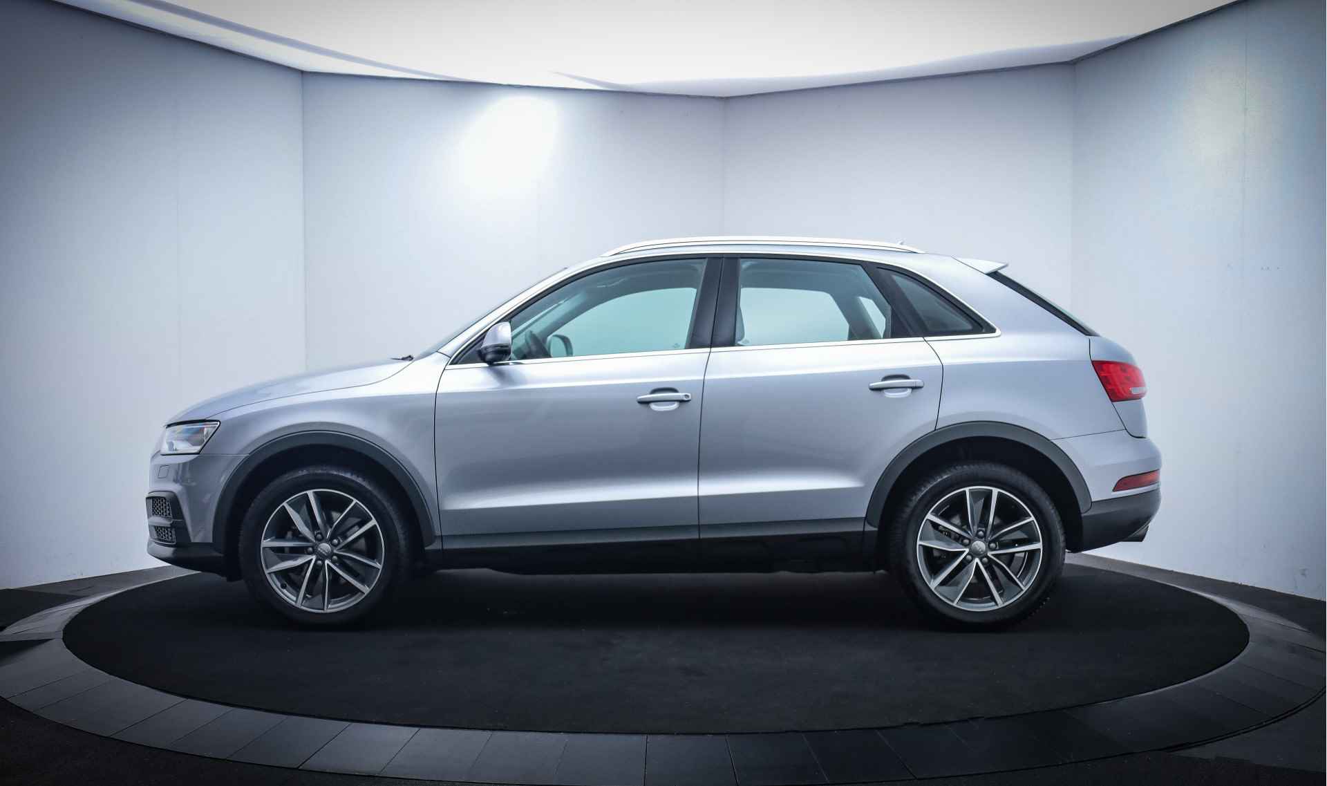 Audi Q3 2.0TFSI S-Tr Quattro Design Line XENON/NAVI/LMV/STOELVERW./KEYLESS/PDC/CLIMA - 12/24