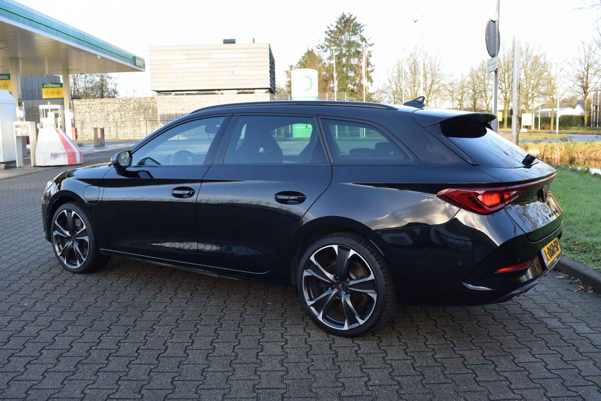 Cupra Leon Sportstourer 1.4 e-Hybrid 245 PK | RIJKLAARPRIJS INCL. BTW EN GARANTIE! | - 4/28