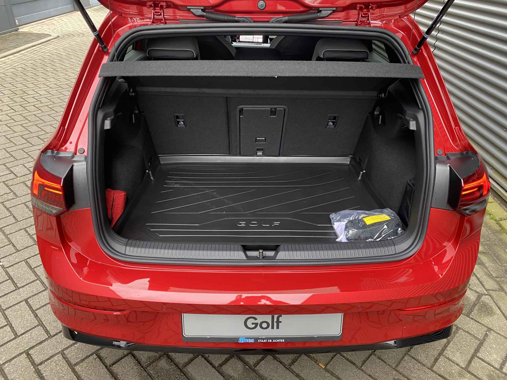 Volkswagen Golf 1.5TSI 130pk R-Line Business | Airconditioning automatisch, 3 zone | Assistance pakket | Sleutelloos vergrendel- en startsysteem - 12/33