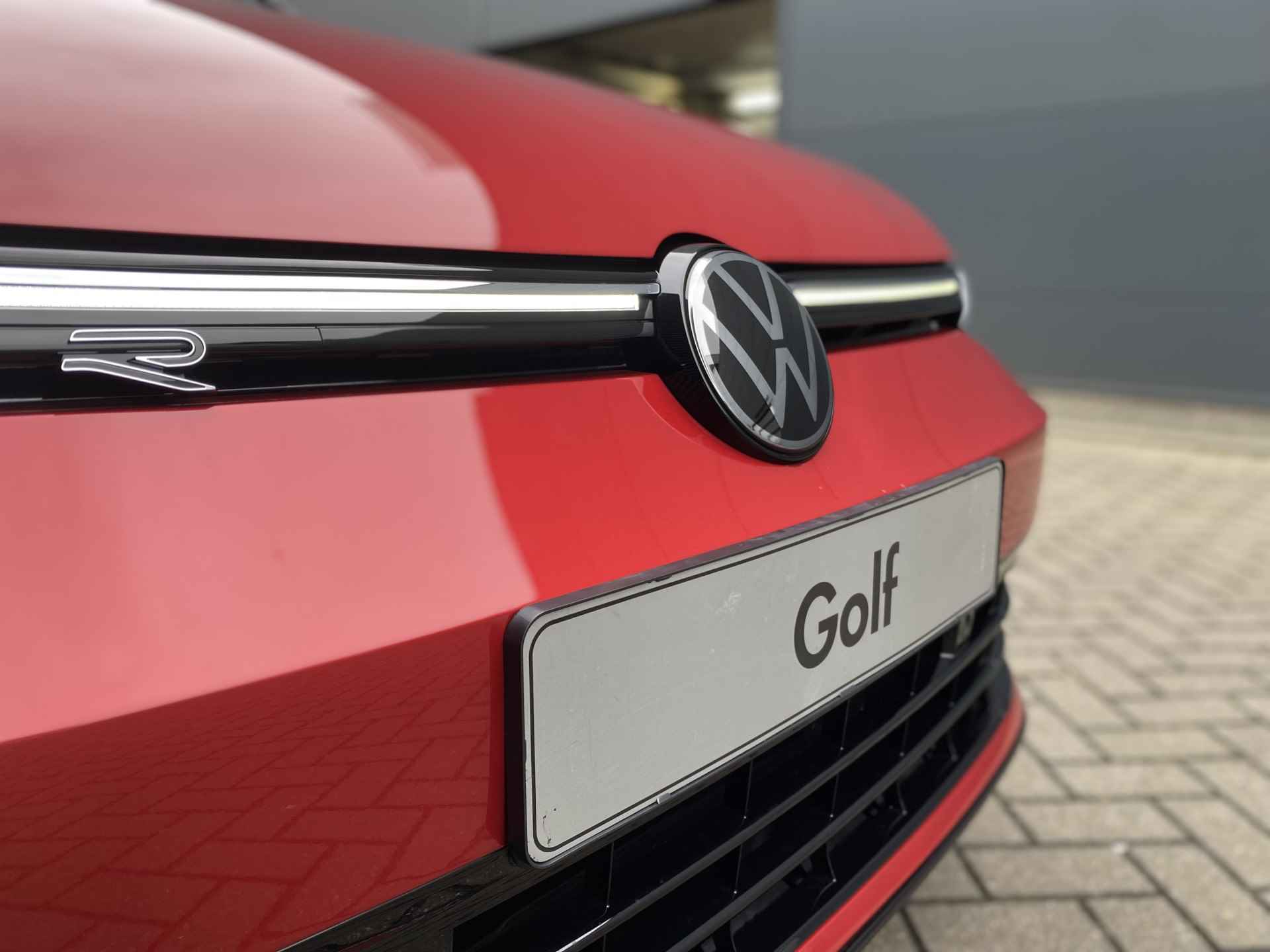 Volkswagen Golf 1.5TSI 130pk R-Line Business | Airconditioning automatisch, 3 zone | Assistance pakket | Sleutelloos vergrendel- en startsysteem - 21/33