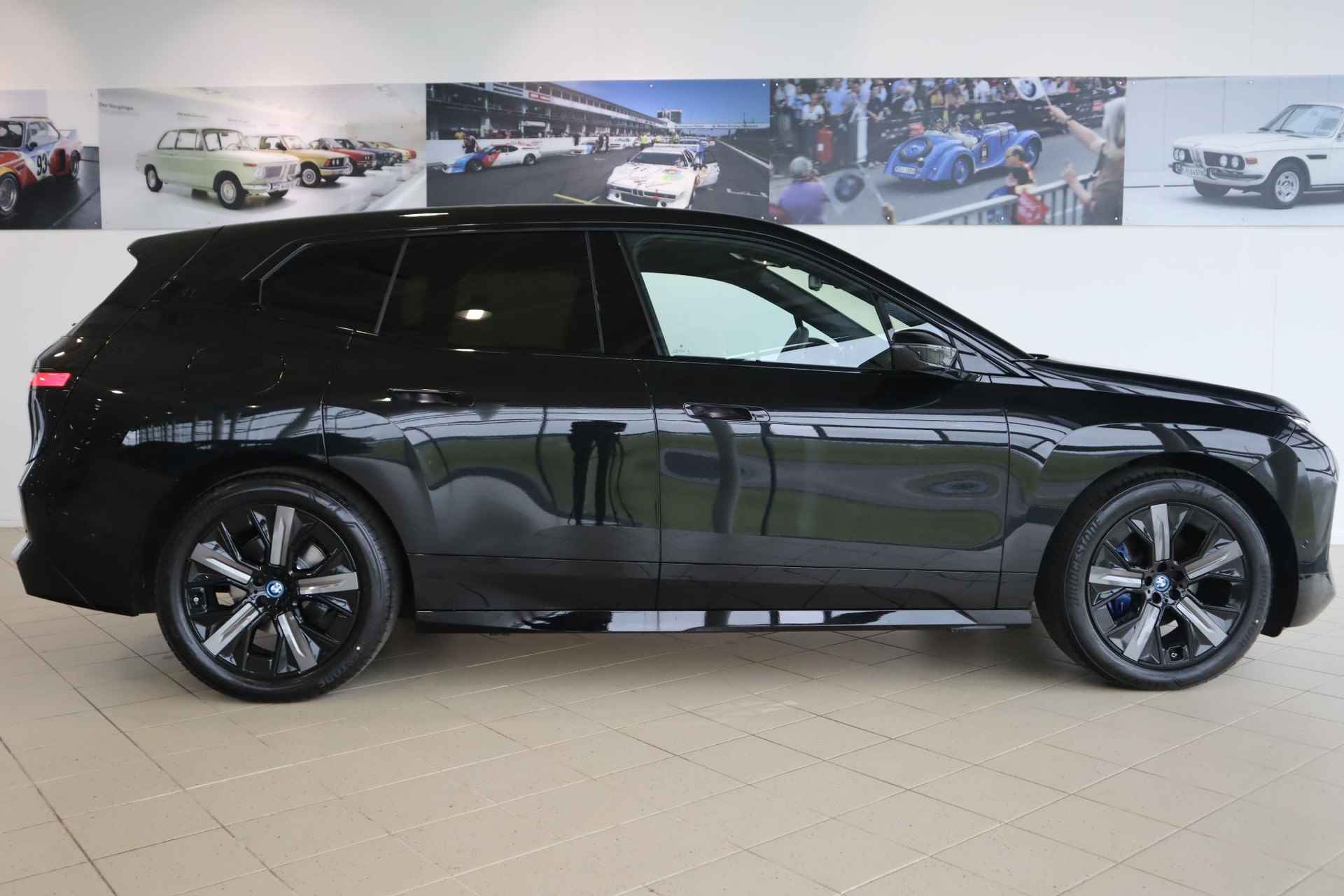 BMW iX xDrive40 Sport Edition | Sportpakket - 4/32