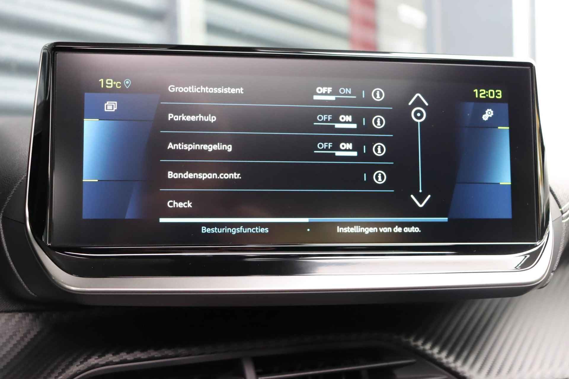 Peugeot e-2008 EV GT 50 kWh Panoramadak * Adaptieve Cruise Control * Alcantara * Stoelverwarming - 29/61