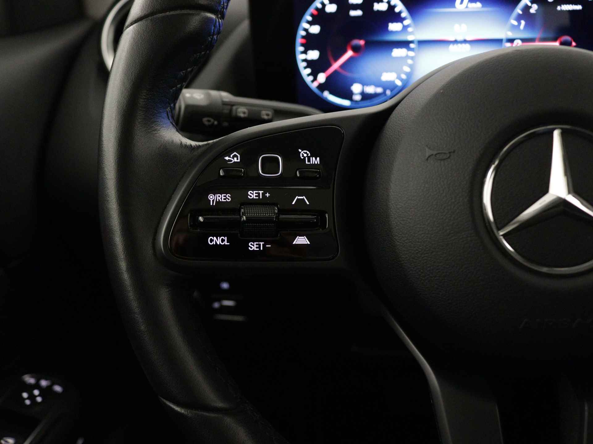 Mercedes-Benz GLA 250 e Progressive Plug-In Hybride | Panoramadak | 360° camera | Trekhaak | Distronic | Apple Carplay | Inclusief 24 maanden MB Certified garantie voor Europa. - 23/47
