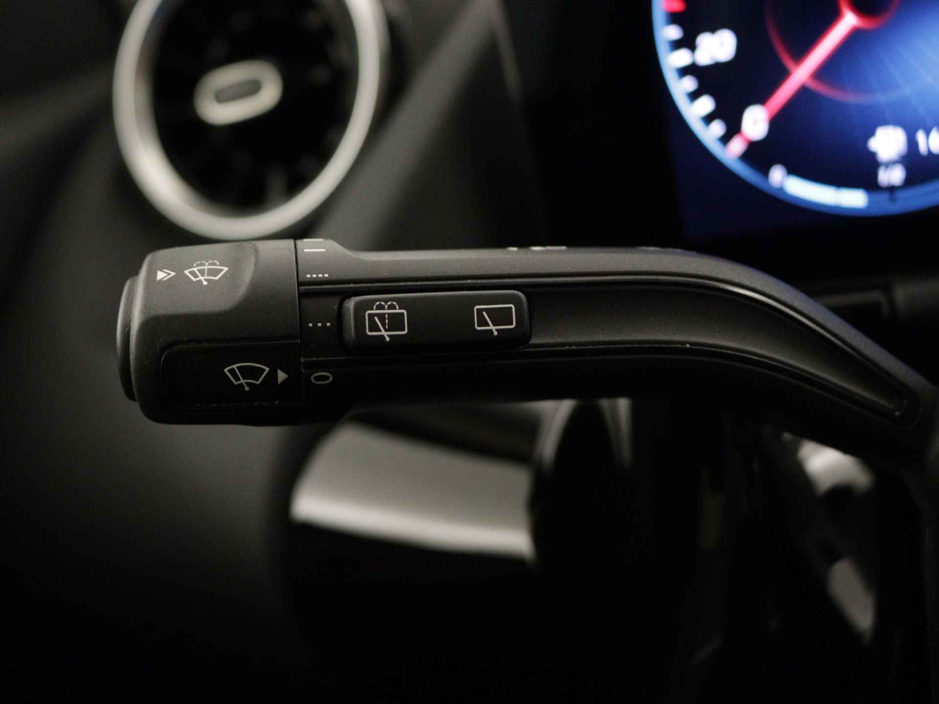 Mercedes-Benz GLA 250 e Progressive Plug-In Hybride | Panoramadak | 360° camera | Trekhaak | Distronic | Apple Carplay | Inclusief 24 maanden MB Certified garantie voor Europa. - 25/47