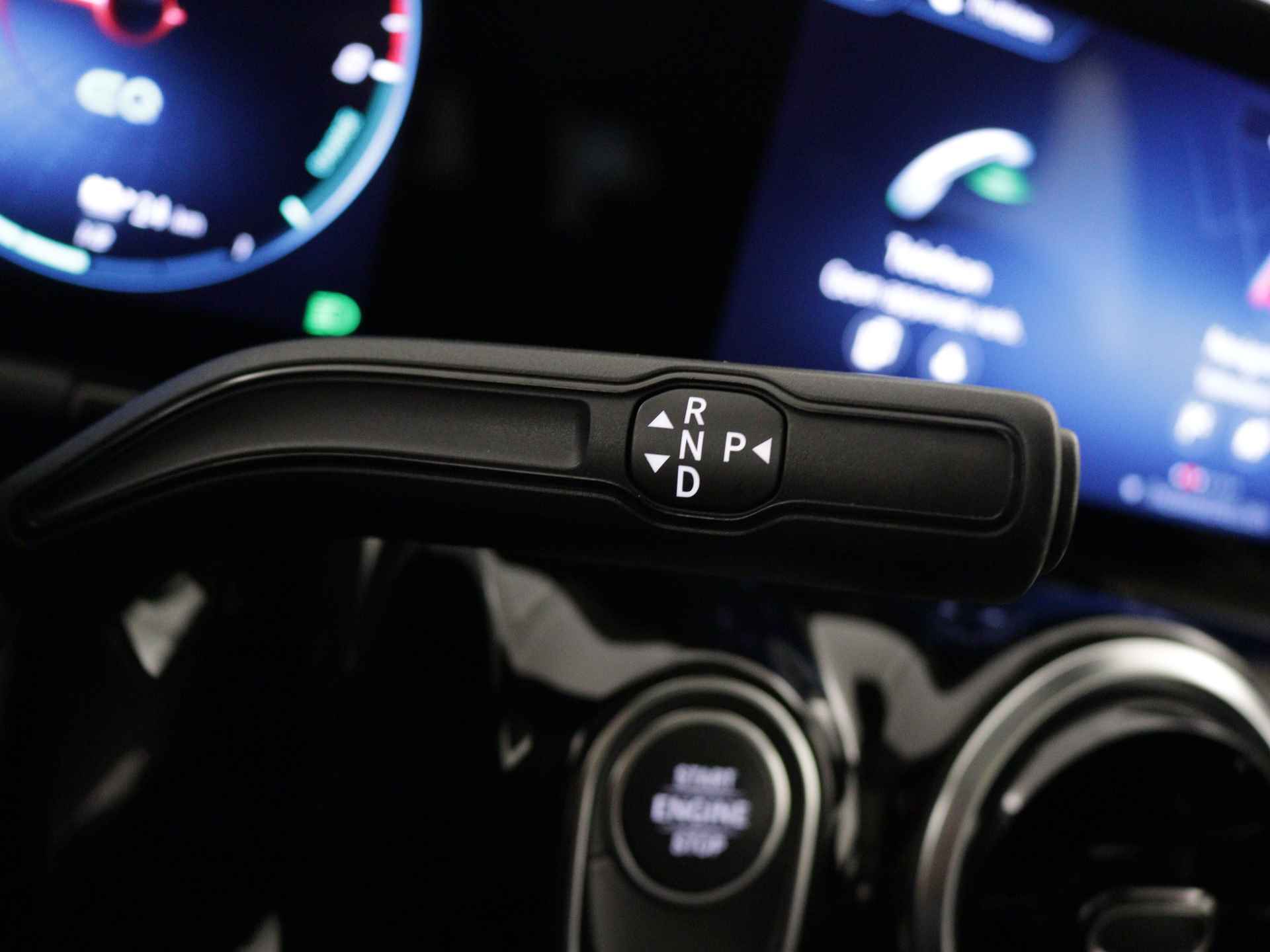 Mercedes-Benz GLA 250 e Progressive Plug-In Hybride | Panoramadak | 360° camera | Trekhaak | Distronic | Apple Carplay | Inclusief 24 maanden MB Certified garantie voor Europa. - 26/47