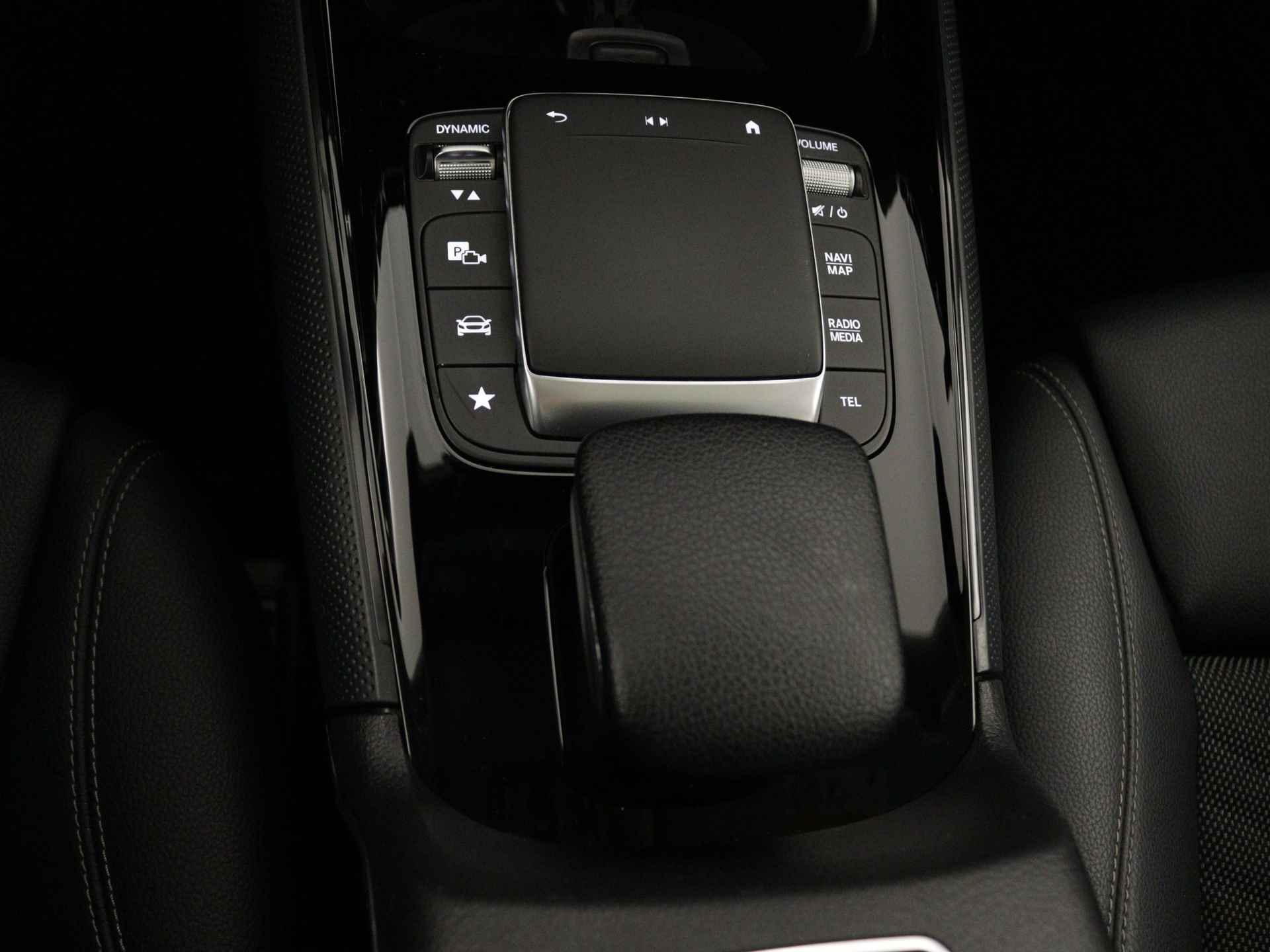 Mercedes-Benz GLA 250 e Progressive Plug-In Hybride | Panoramadak | 360° camera | Trekhaak | Distronic | Apple Carplay | Inclusief 24 maanden MB Certified garantie voor Europa. - 35/47