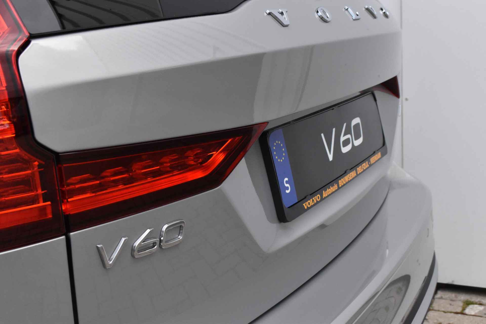 Volvo V60 B3 Plus Bright #Panoramadak #DirectLeverbaar!! - 23/24