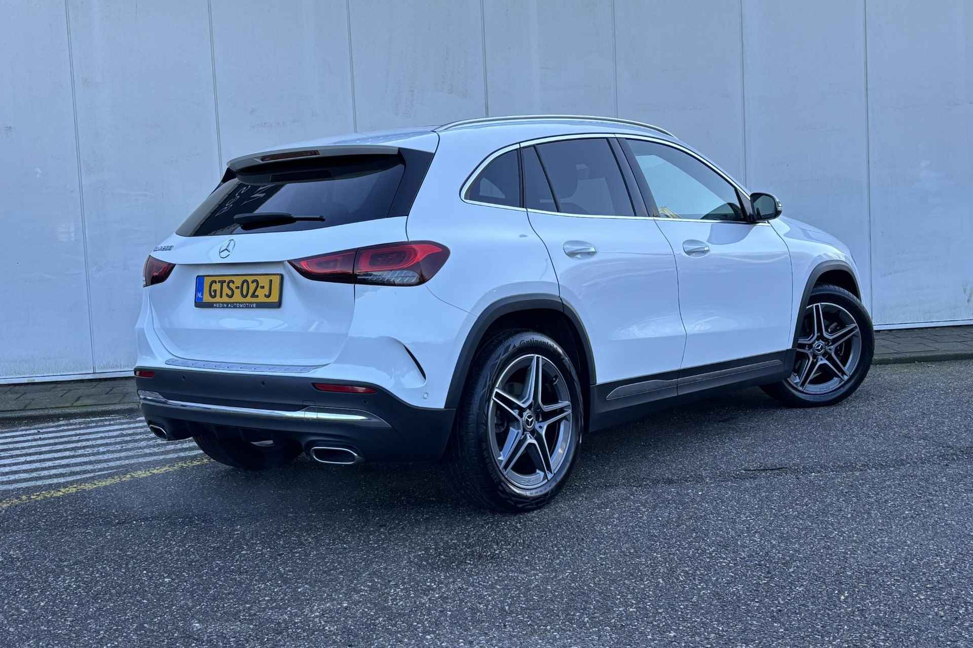 Mercedes-Benz GLA GLA 200 Automaat AMG Line | Standkachel | Panoramadak | LED | Parkeerpakket met camera | Stoelverwarming | Spiegelpakket | 19'' Lichtmetalen Wielen | Zitcomfortpakket - 2/14