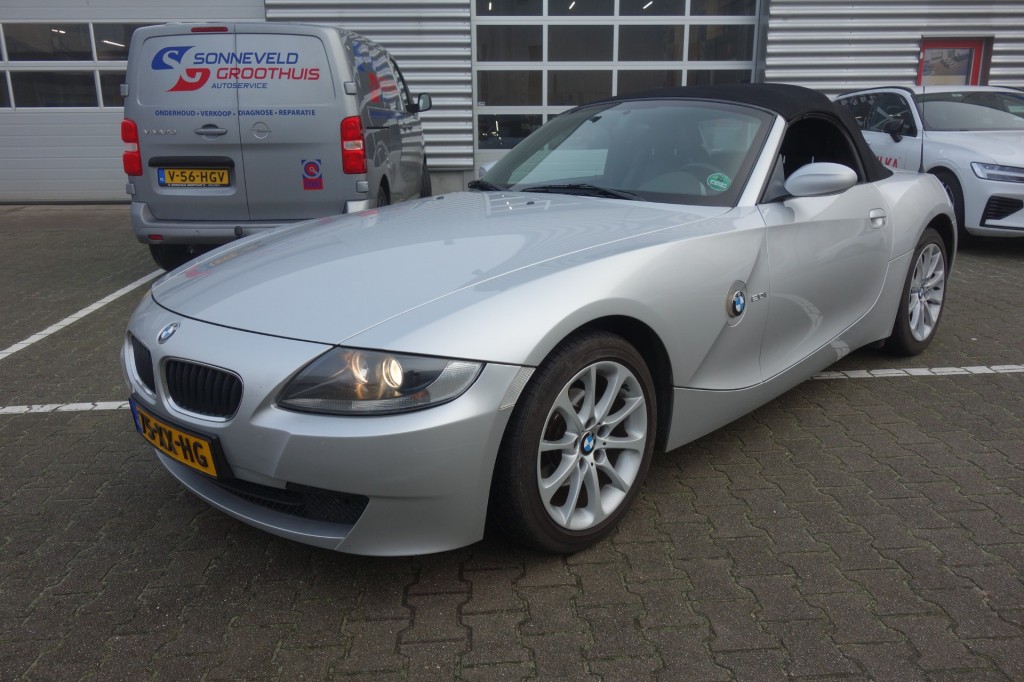 BMW Z4 2.0I ANNIVERSARY, Leer, 17 Inch, Pdc, Bluetooth