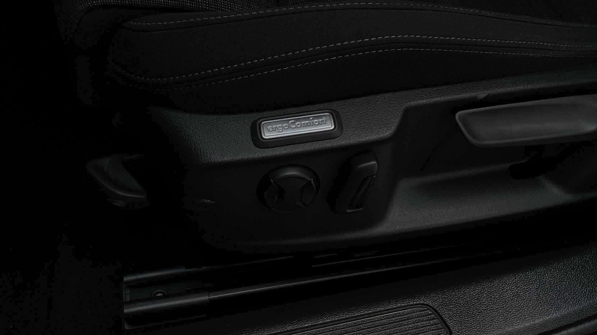 Volkswagen Passat Variant 1.5 TSI 150pk DSG Comfort Business Navigatie Parkeersensoren DAB+ - 23/28