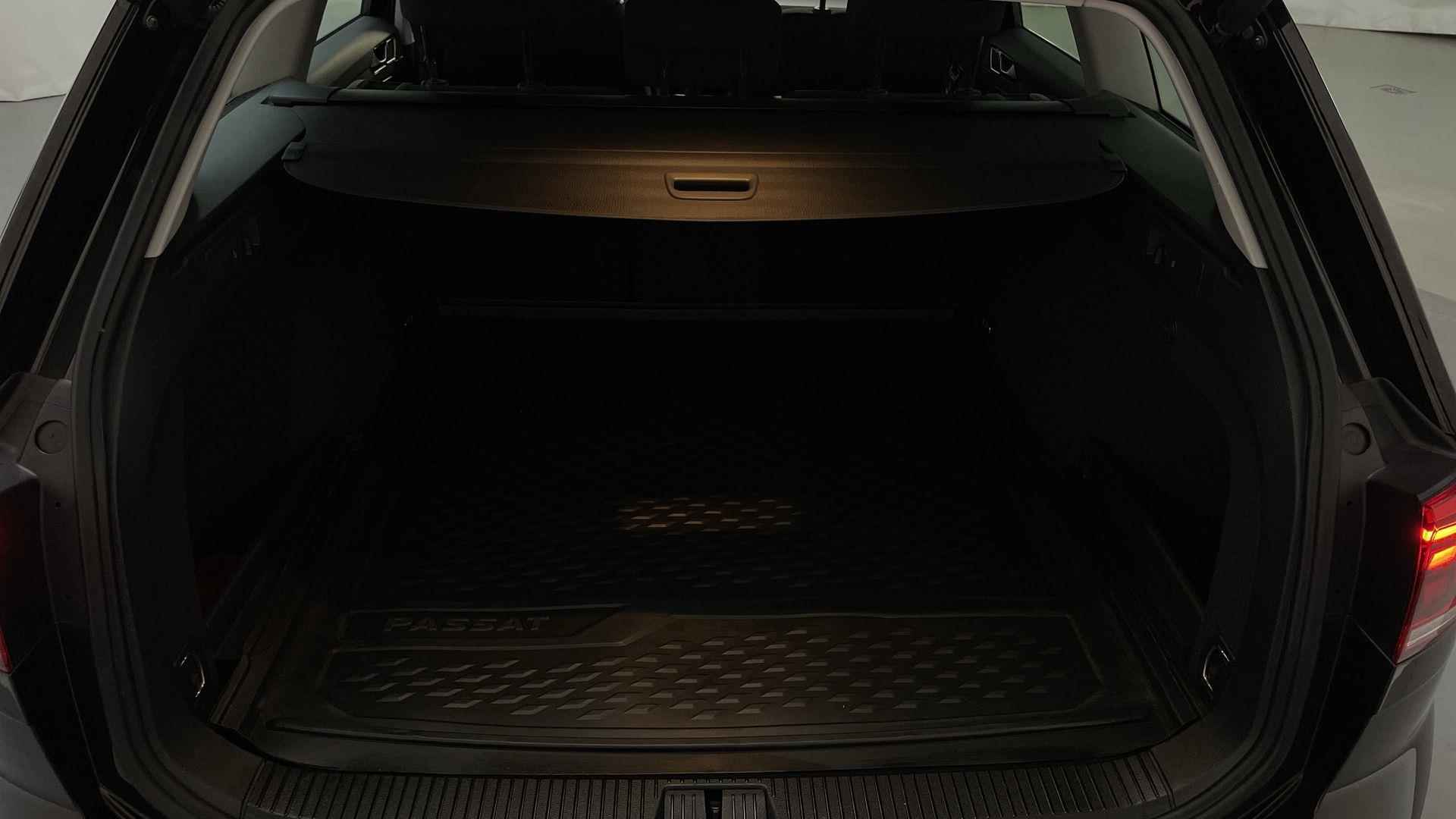 Volkswagen Passat Variant 1.5 TSI 150pk DSG Comfort Business Navigatie Parkeersensoren DAB+ - 28/28