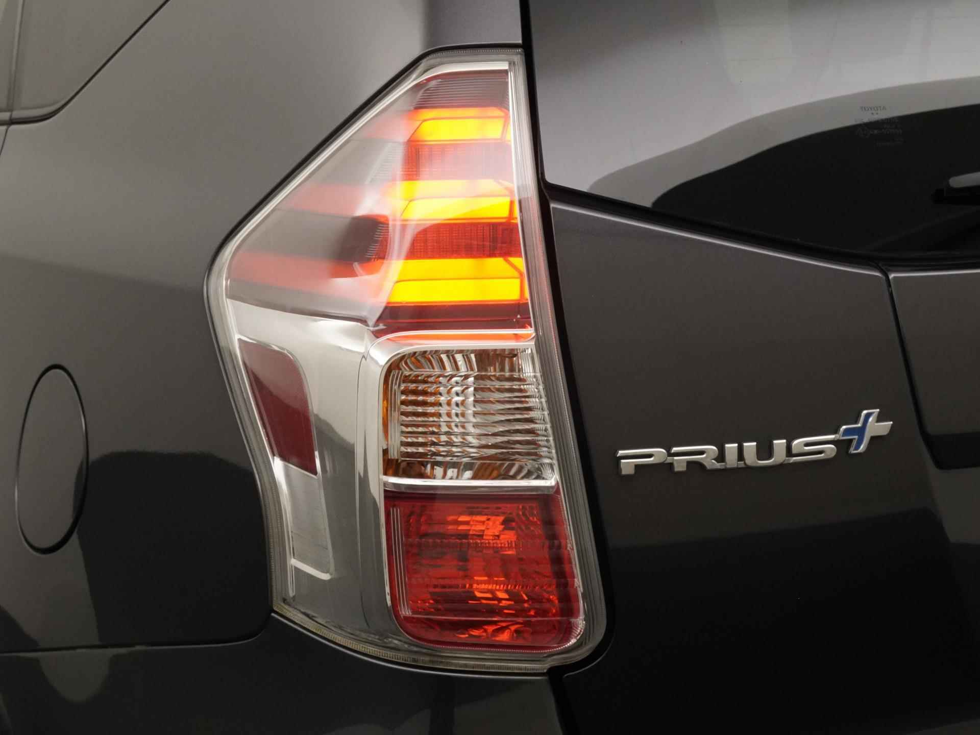 Toyota Prius+ 1.8 Business Plus | 7 Persoons | Panoramadak | Trekhaak | Leder | Zondag Open! - 20/39